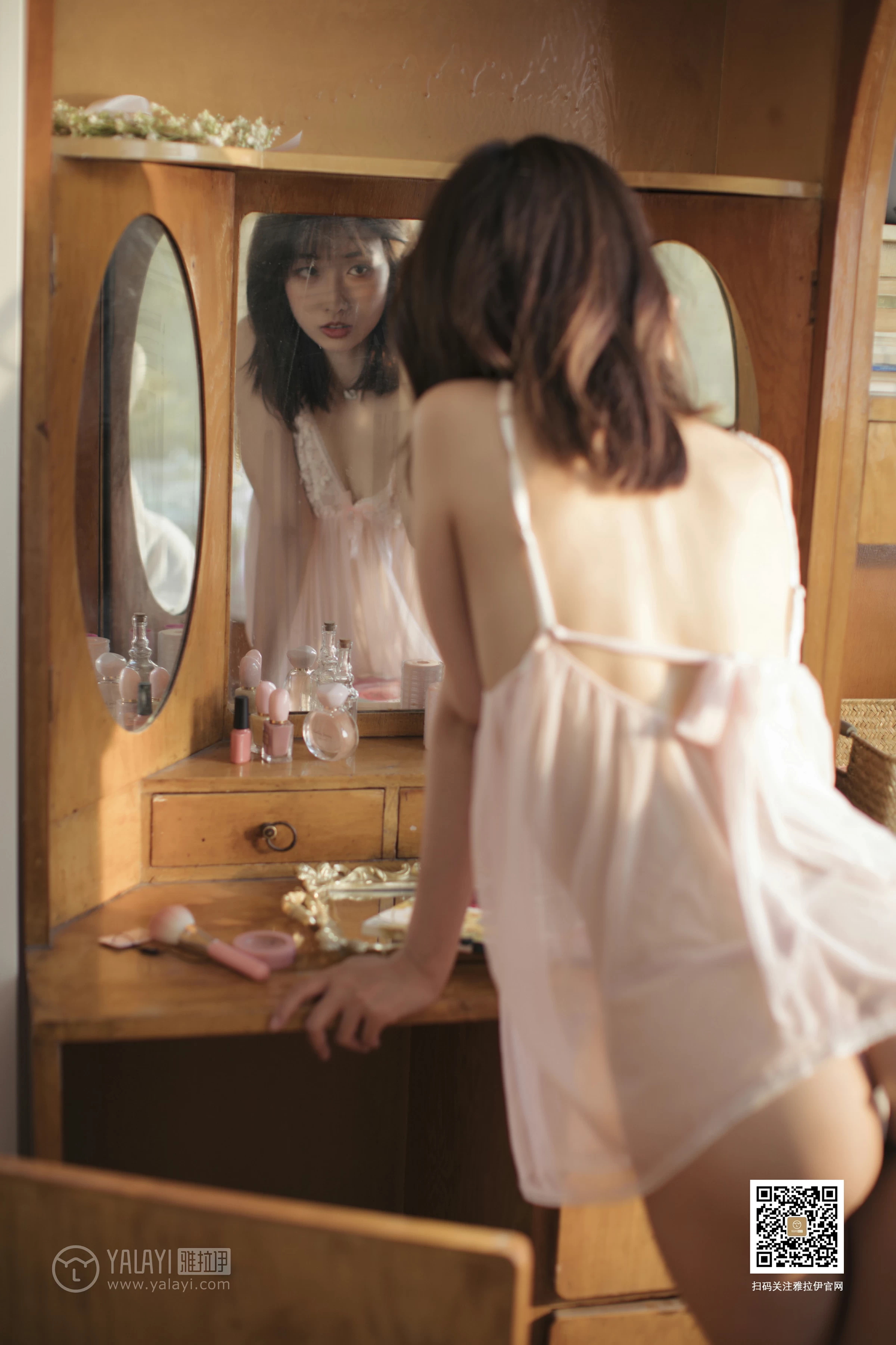 [YALAYI雅拉伊]No.388 闺房记乐 佳佳 粉色透视吊带睡衣裙性感私房写真集第10张