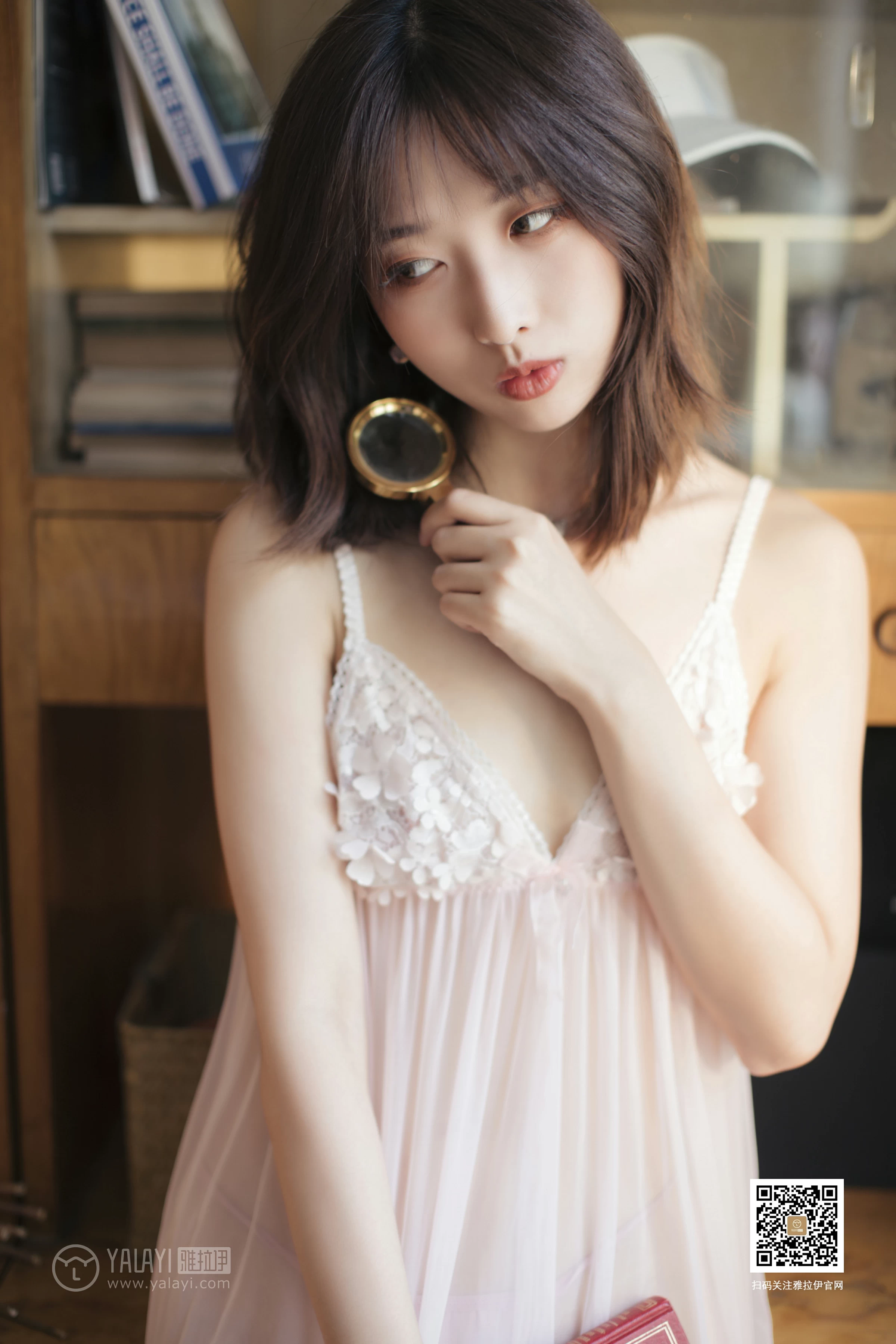 [YALAYI雅拉伊]No.388 闺房记乐 佳佳 粉色透视吊带睡衣裙性感私房写真集第16张