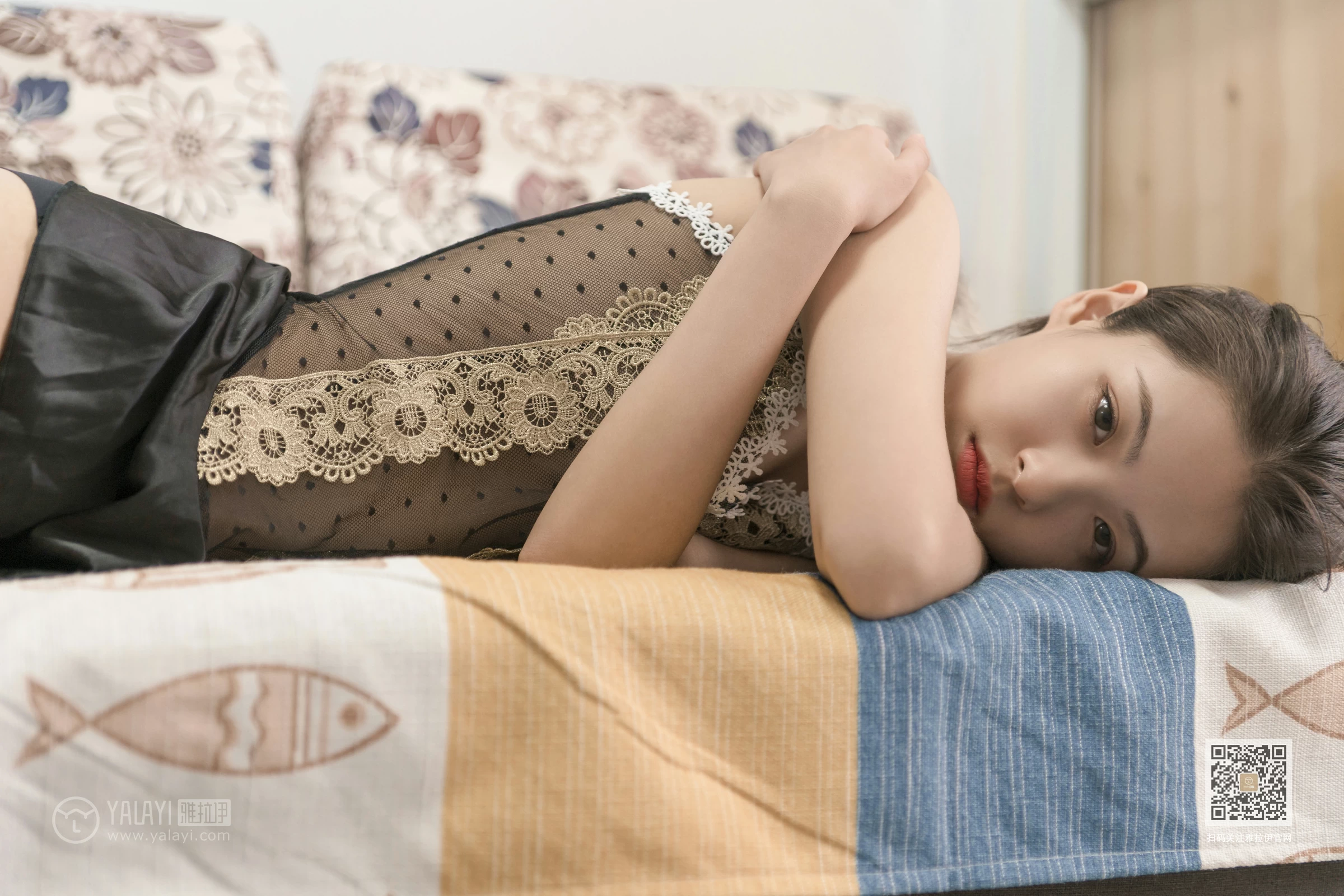 [YALAYI雅拉伊]No.395 可爱如你 含嫣 黑色透视情趣内衣裙性感私房写真集第9张
