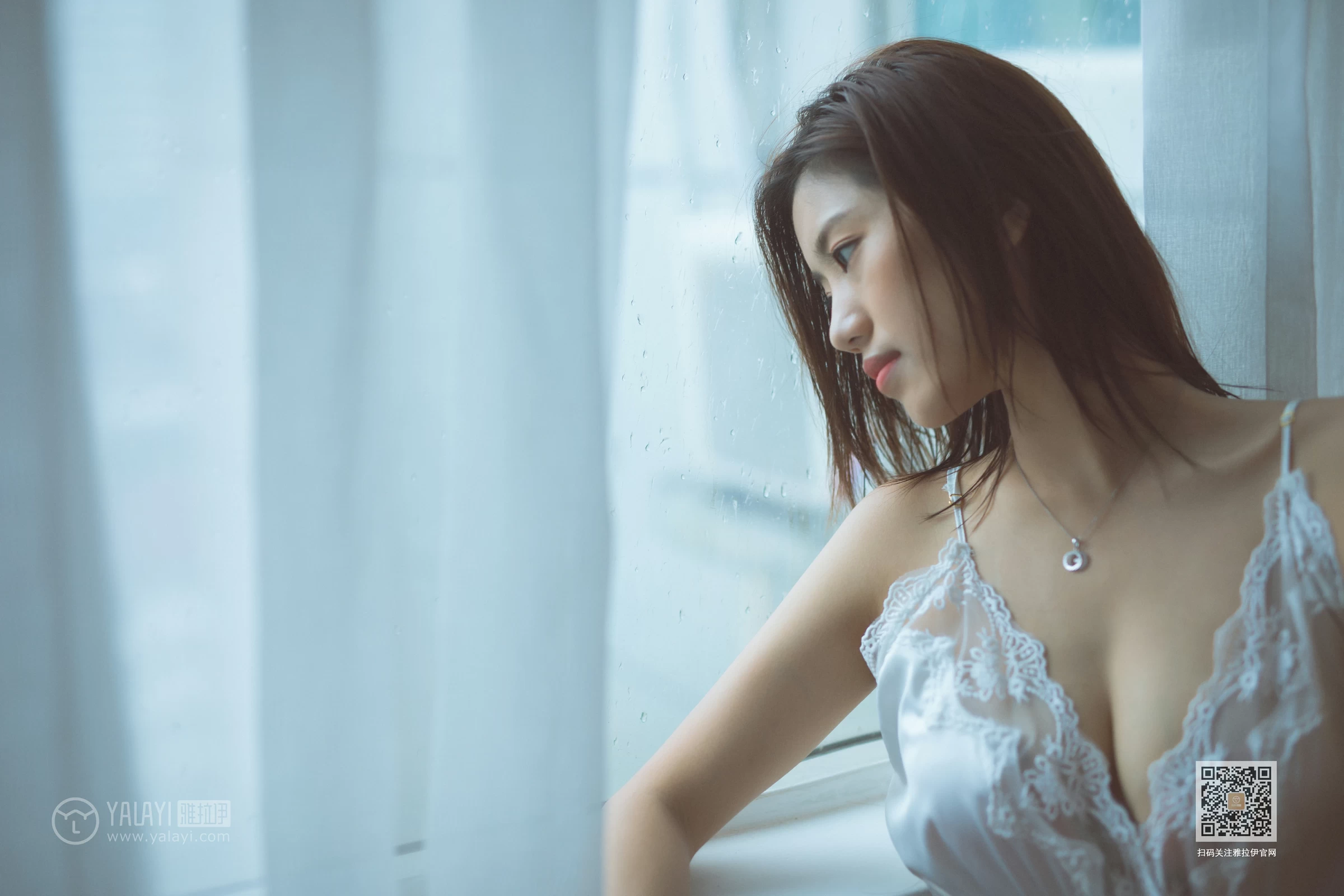 [YALAYI雅拉伊]No.397 念念又不忘 小小 白色吊带蕾丝睡衣性感私房写真集第5张