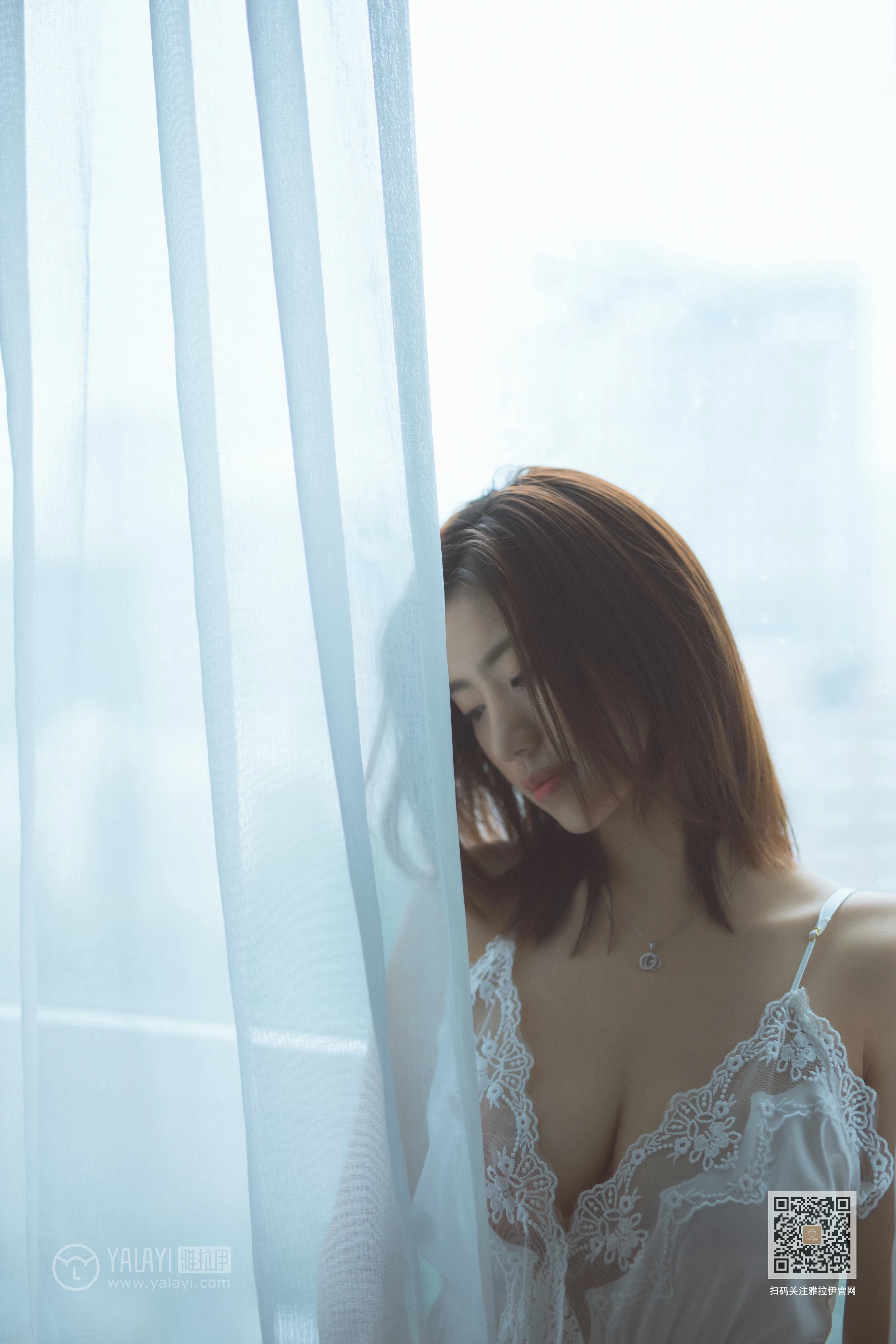 [YALAYI雅拉伊]No.397 念念又不忘 小小 白色吊带蕾丝睡衣性感私房写真集第10张
