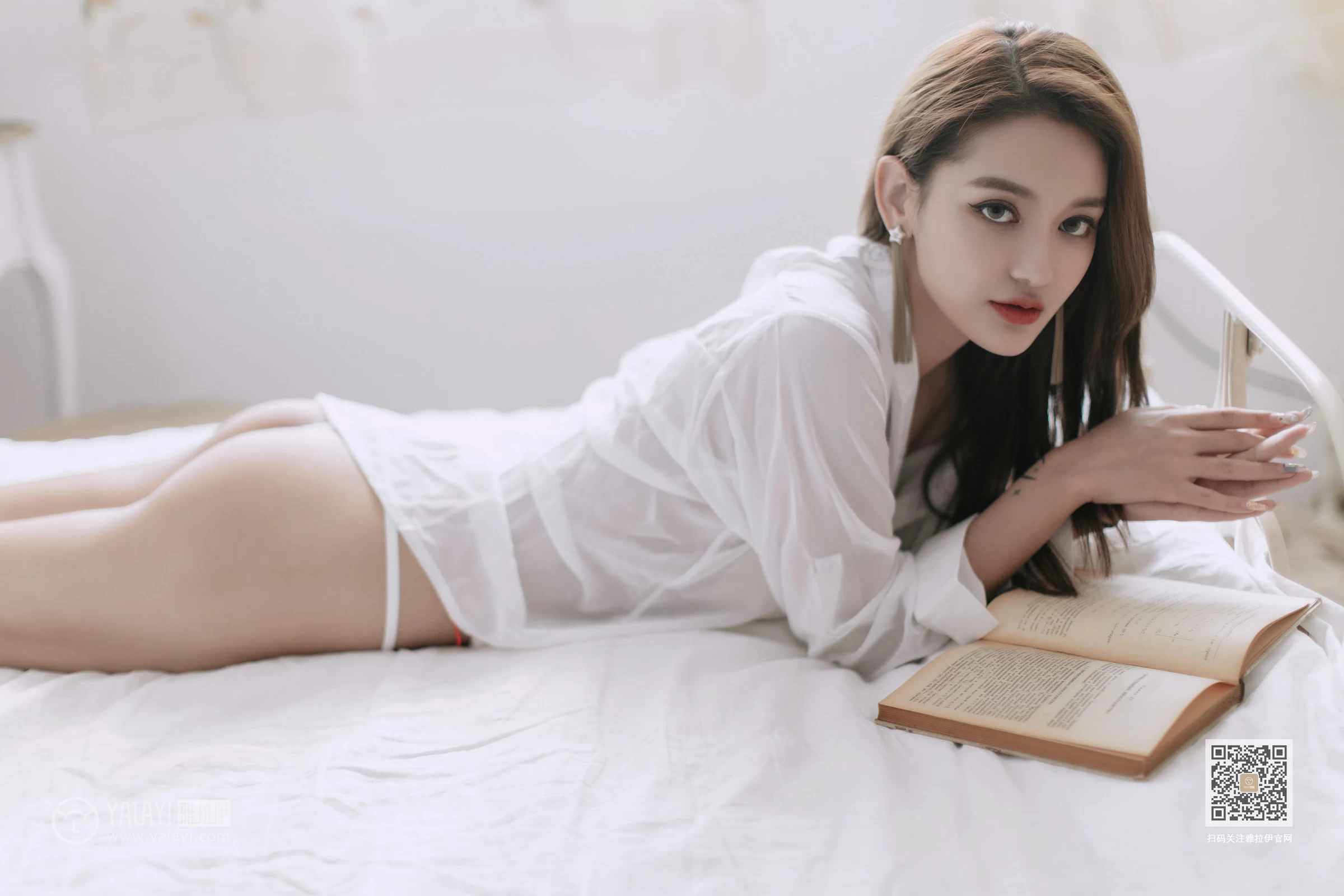 [YALAYI雅拉伊]No.398 如雪如霜 刘子炀 白色透视衬衫居家性感私房写真集第3张