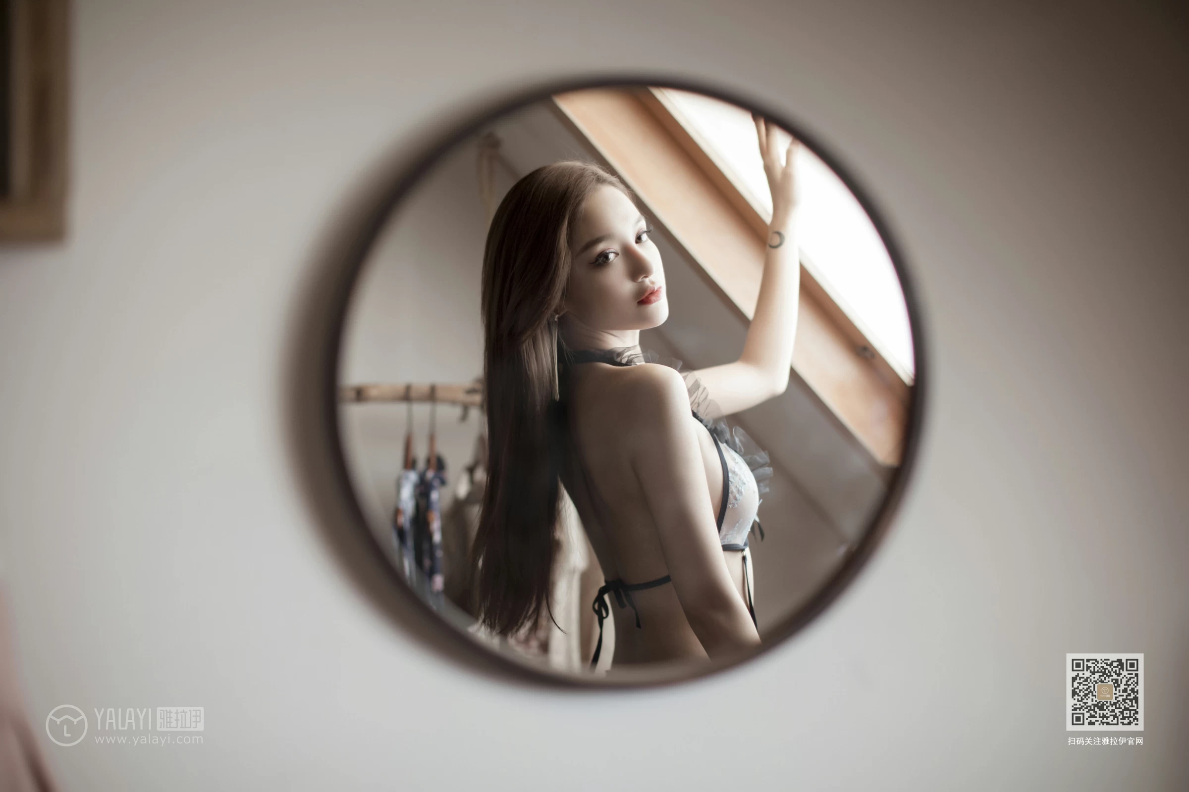 [YALAYI雅拉伊]Vol.402 蓬蓬裙下 刘子炀 黑色情趣内衣加黑色丝袜美腿性感私房写真集第10张