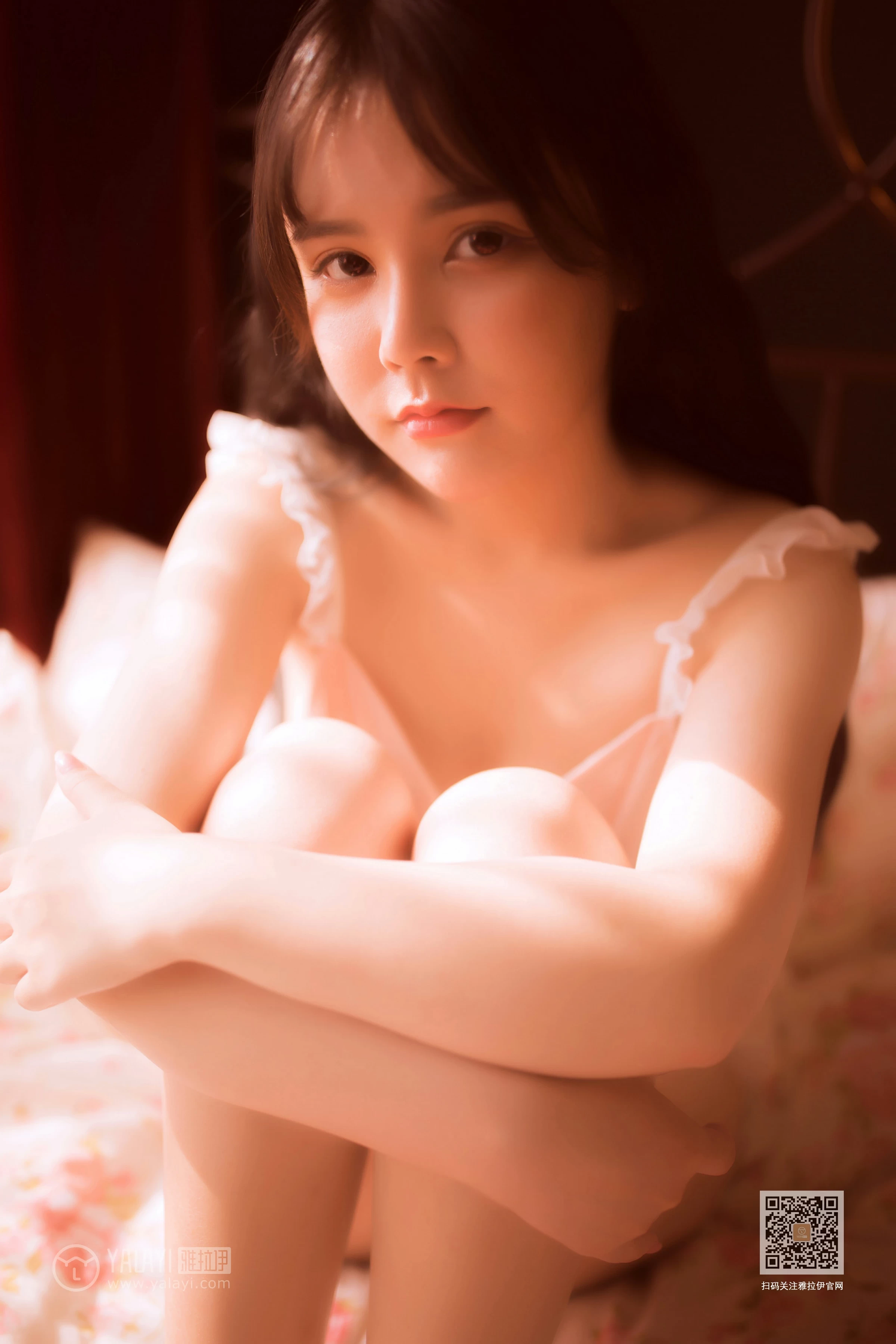 [YALAYI雅拉伊]Vol.406 香床美人儿 香儿 粉色情趣睡衣裙性感私房写真集第9张