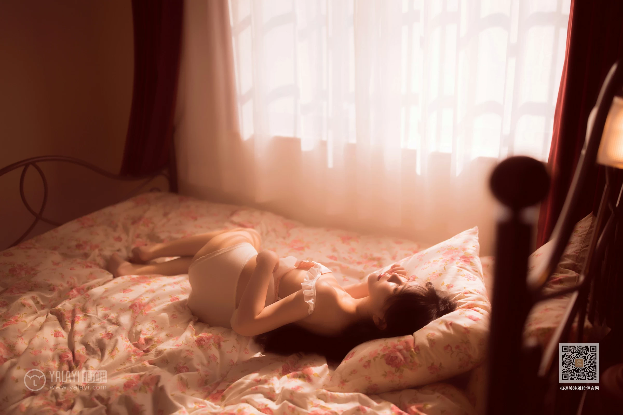 [YALAYI雅拉伊]Vol.406 香床美人儿 香儿 粉色情趣睡衣裙性感私房写真集第11张