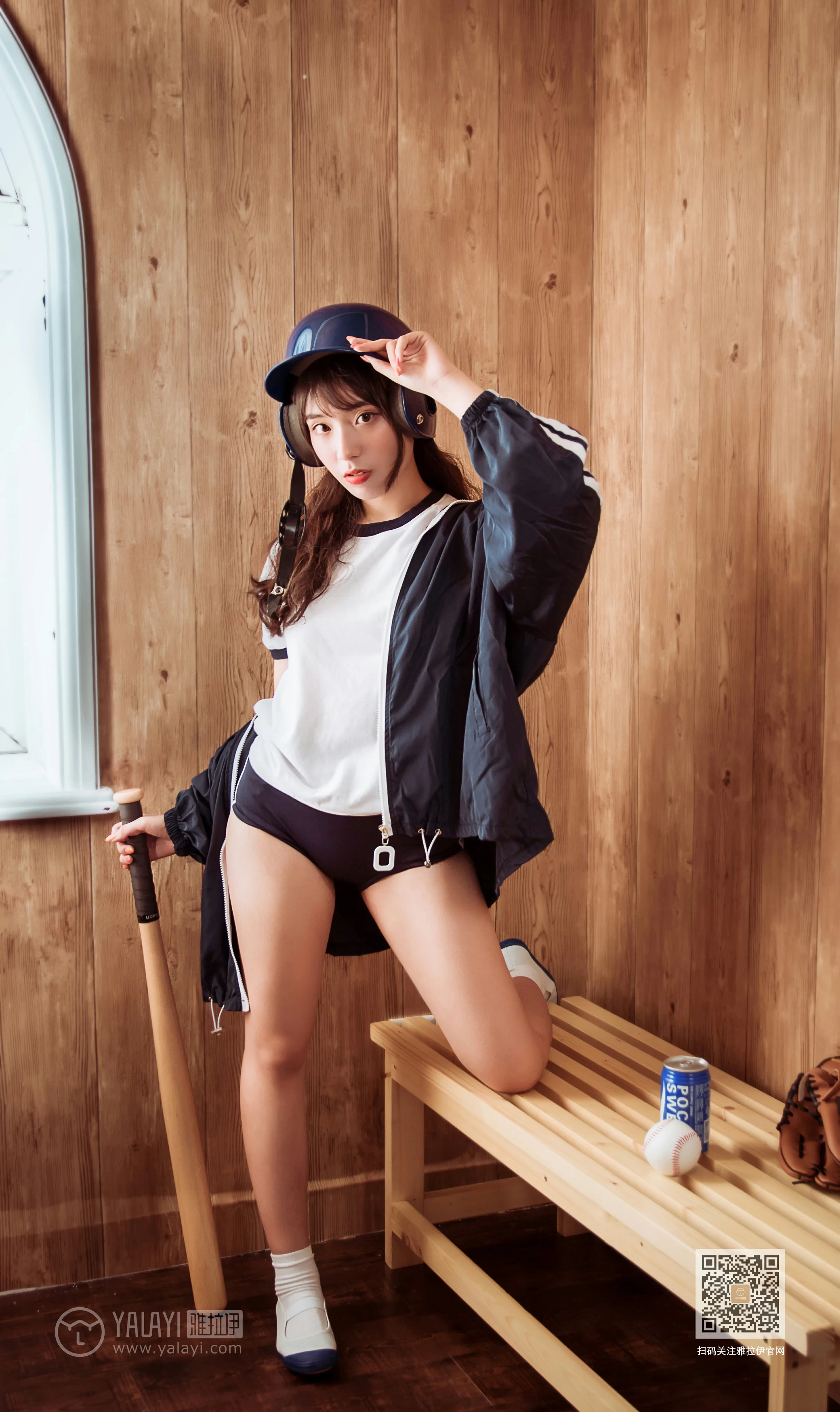 [YALAYI雅拉伊]Vol.407 美女棒球手 阿橙 白色短袖加蓝色短裤性感私房写真集第5张