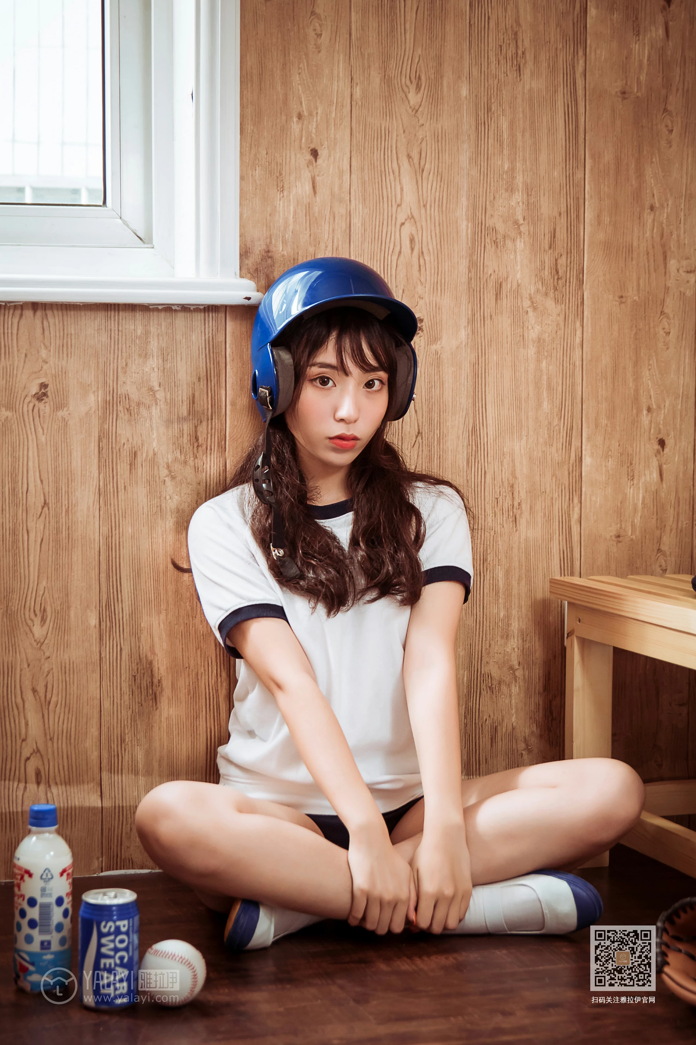 [YALAYI雅拉伊]Vol.407 美女棒球手 阿橙 白色短袖加蓝色短裤性感私房写真集第7张