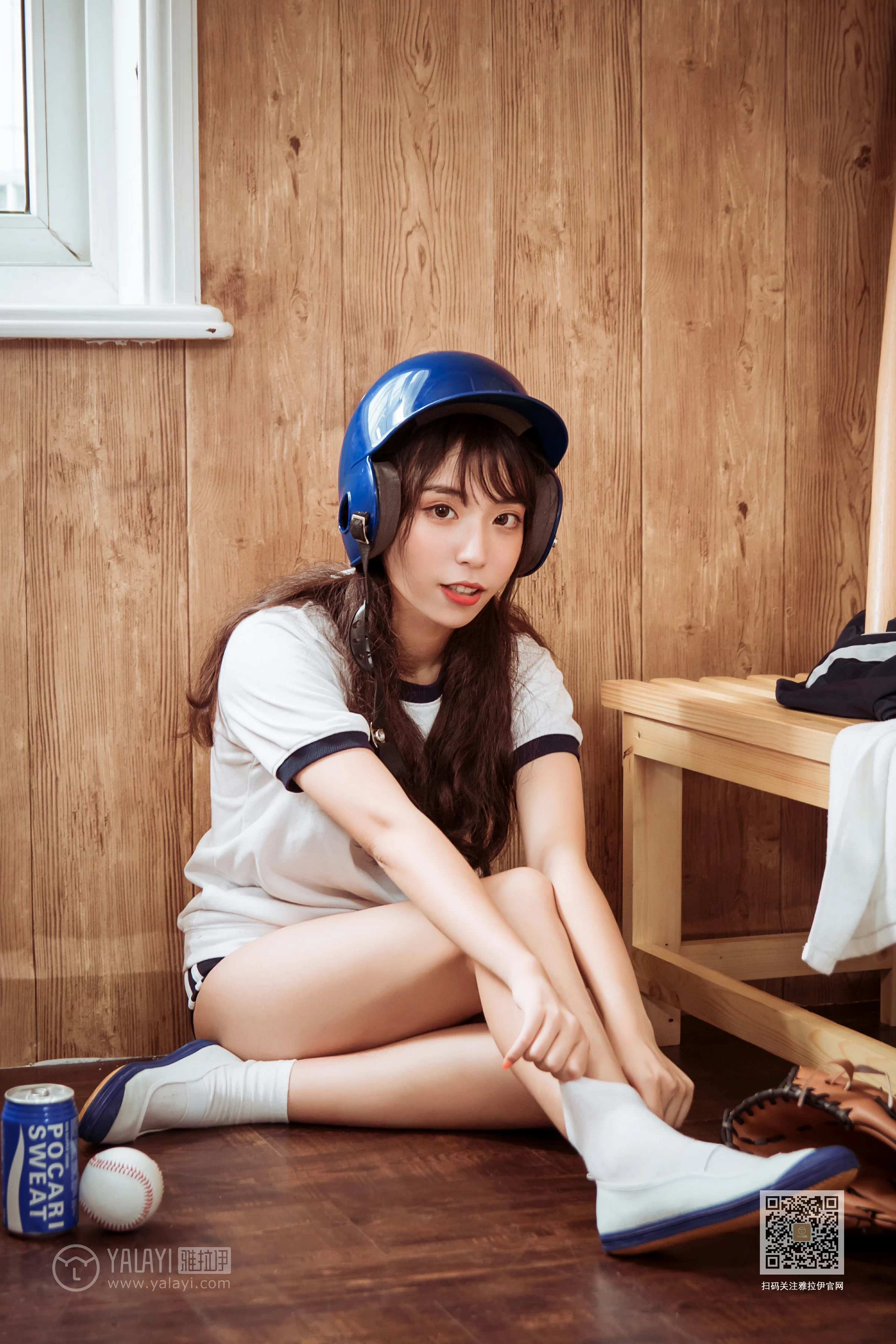 [YALAYI雅拉伊]Vol.407 美女棒球手 阿橙 白色短袖加蓝色短裤性感私房写真集第8张