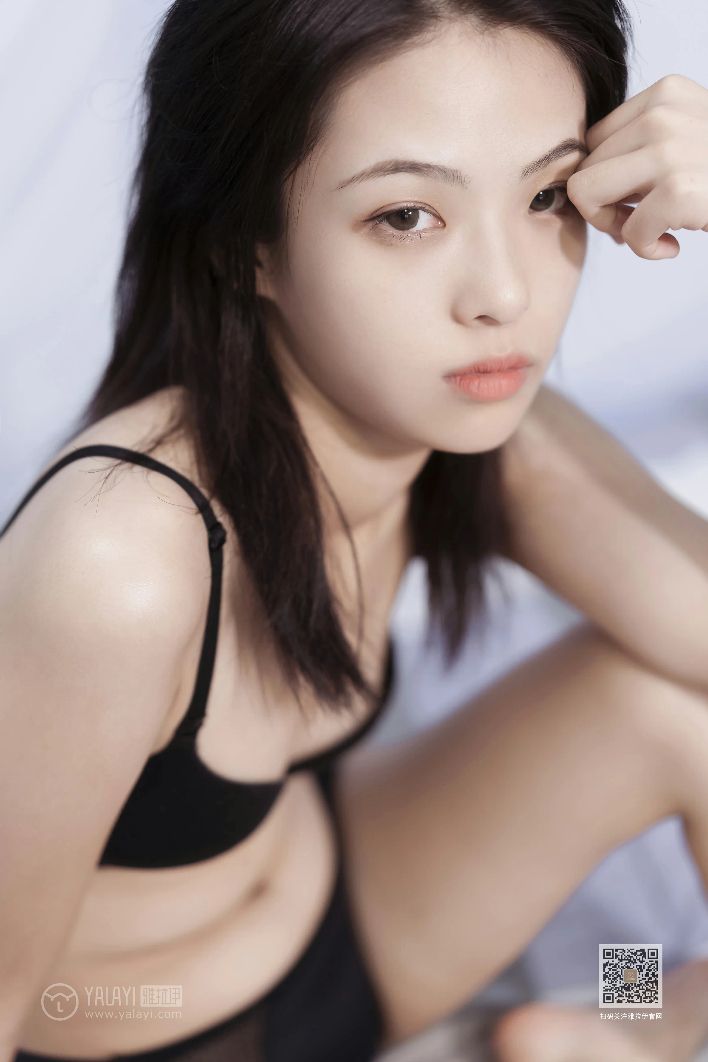 [YALAYI雅拉伊]Vol.413 共处的时光 含嫣 黑色内衣居家性感私房写真集第3张