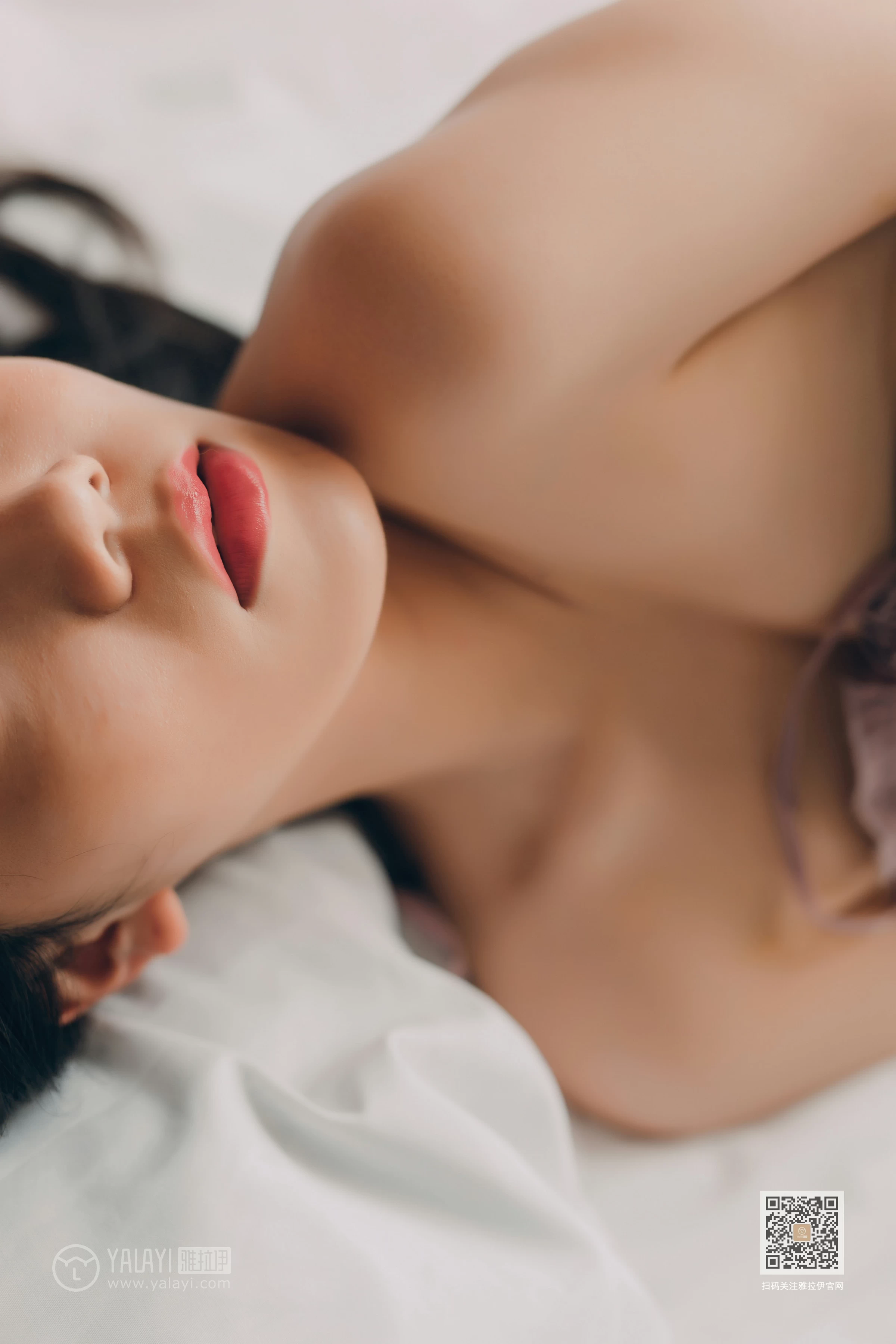 [YALAYI雅拉伊]Vol.414 缠绵 倪倪 棕色吊带睡衣裙居家性感私房写真集第15张