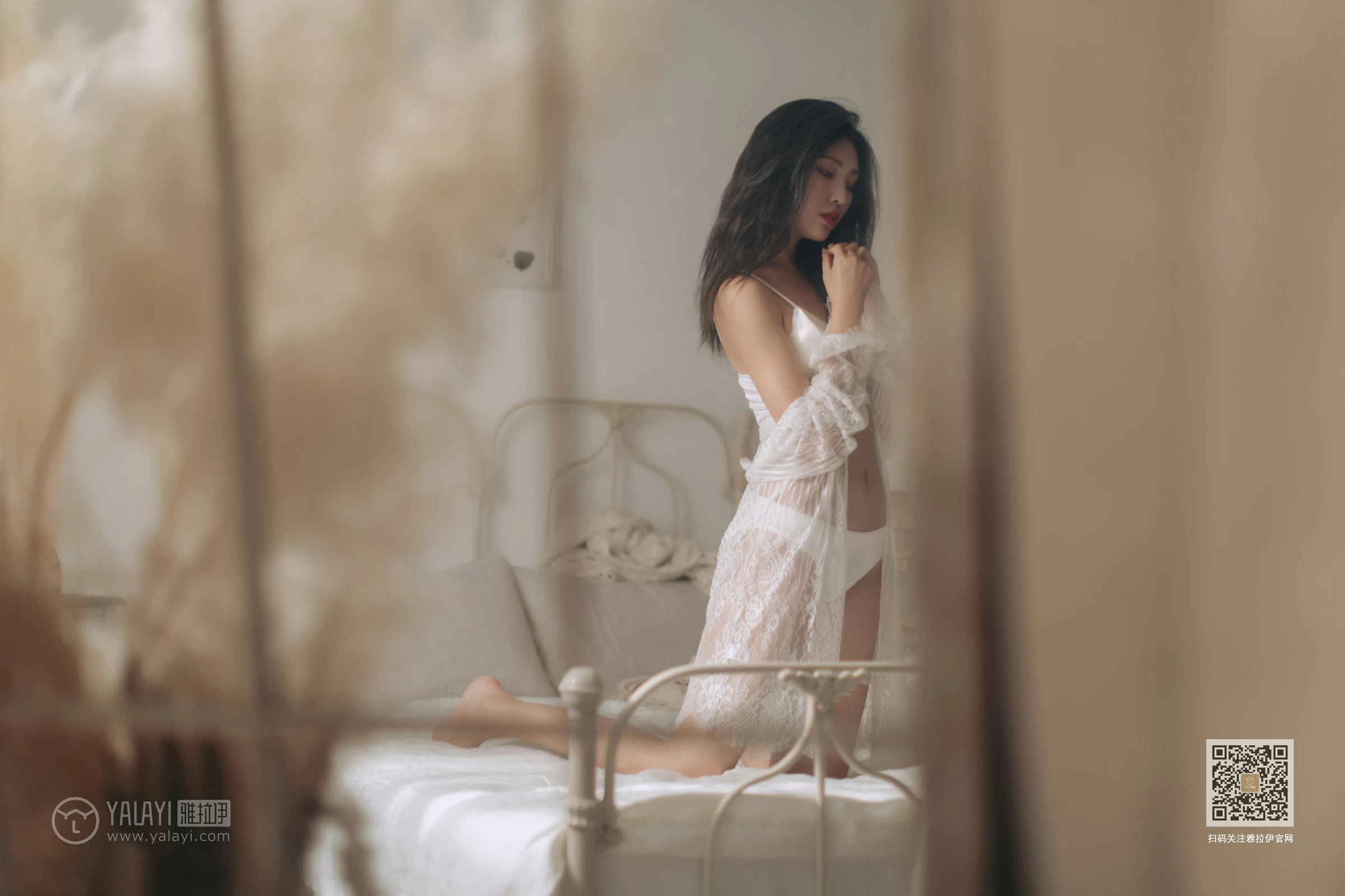 [YALAYI雅拉伊]Vol.423 好想告诉你 仓儿 白色透视镂空睡衣加白色内衣性感私房写真集第16张