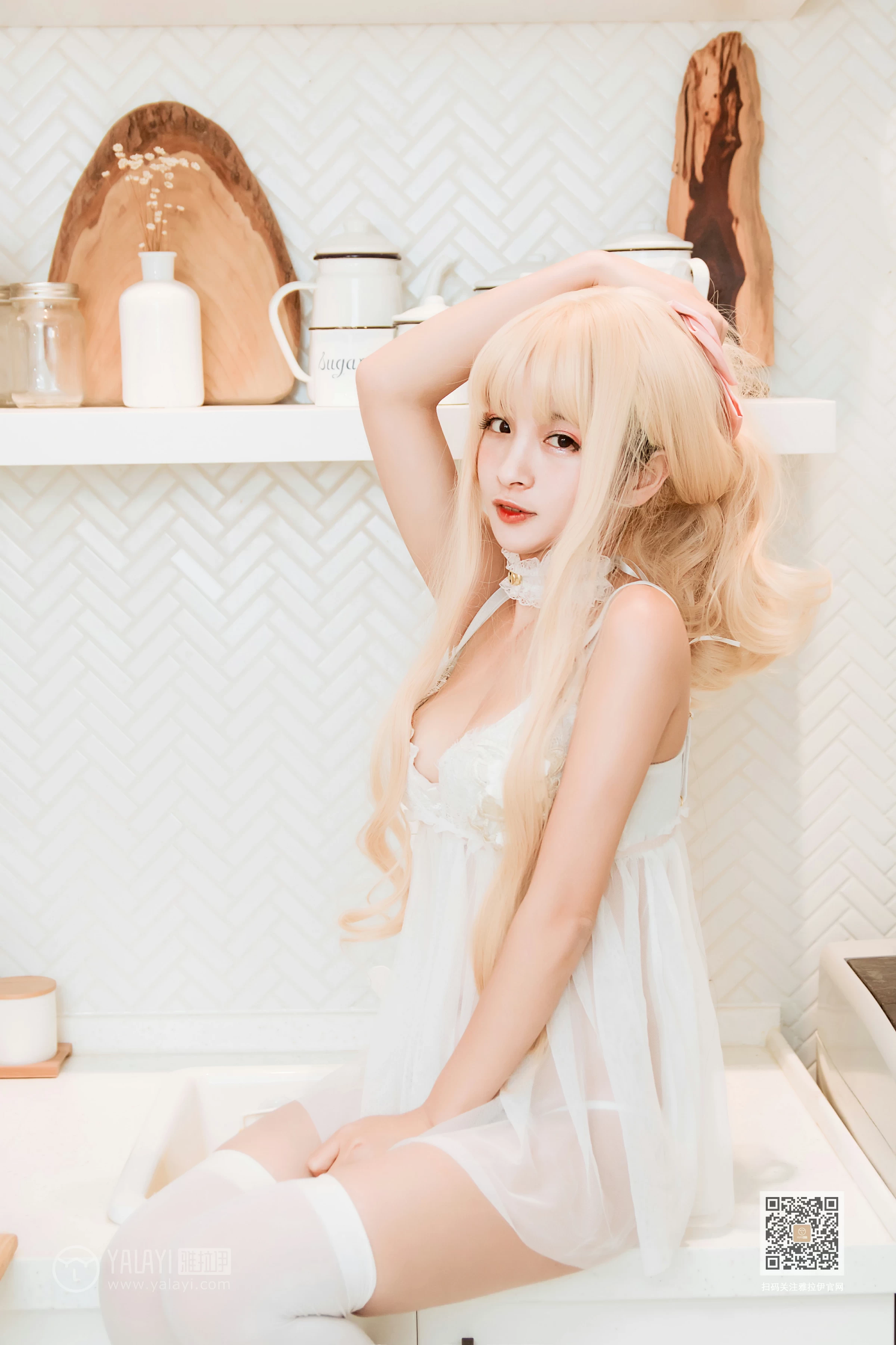 [YALAYI雅拉伊]Vol.425 异世界少女 艾丽 白色透视内衣裙加白色丝袜美腿性感私房写真集第6张