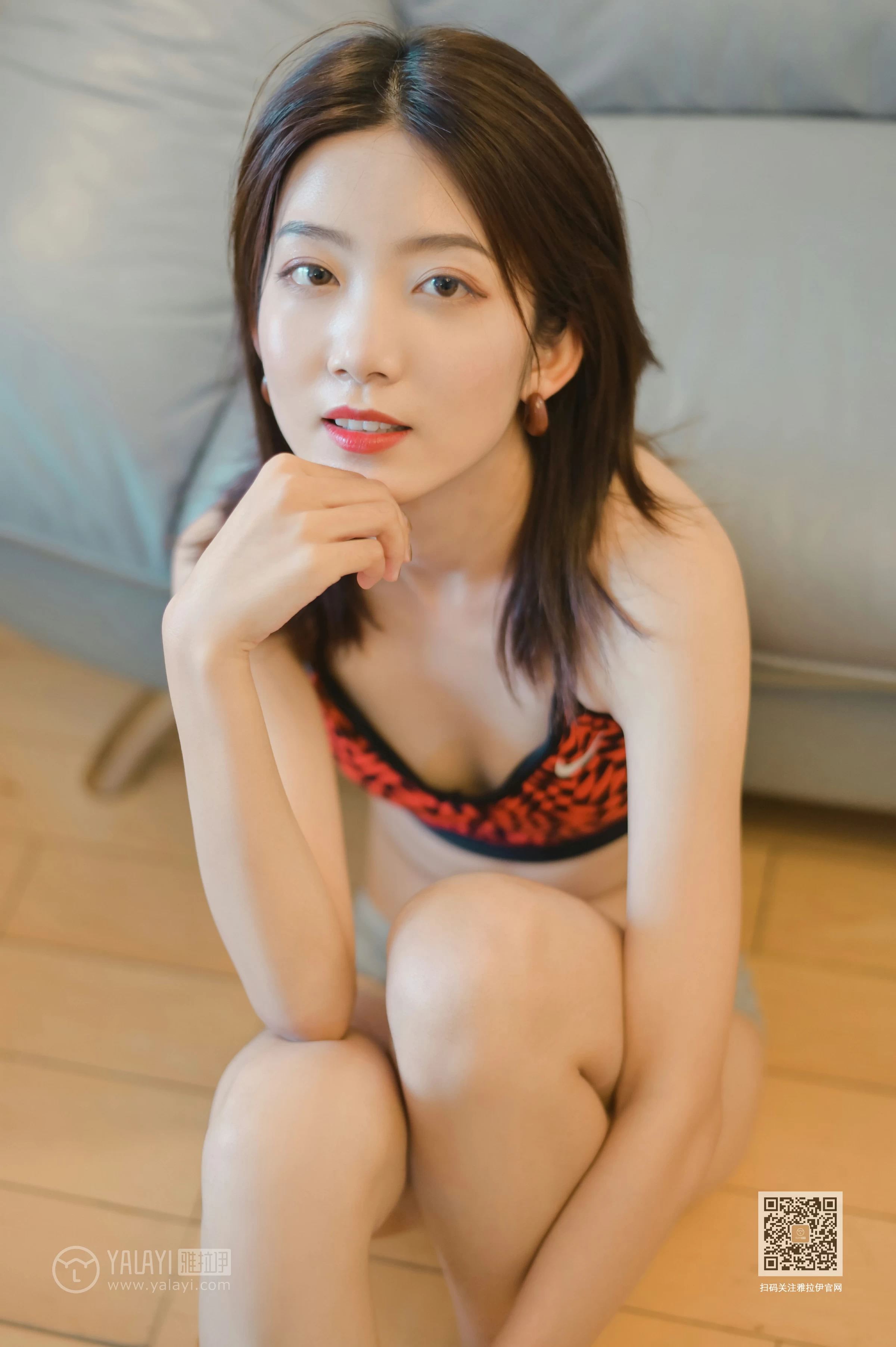 [YALAYI雅拉伊]Vol.434 瑜伽女孩 纹纹 红色运动内衣居家性感私房写真集第11张