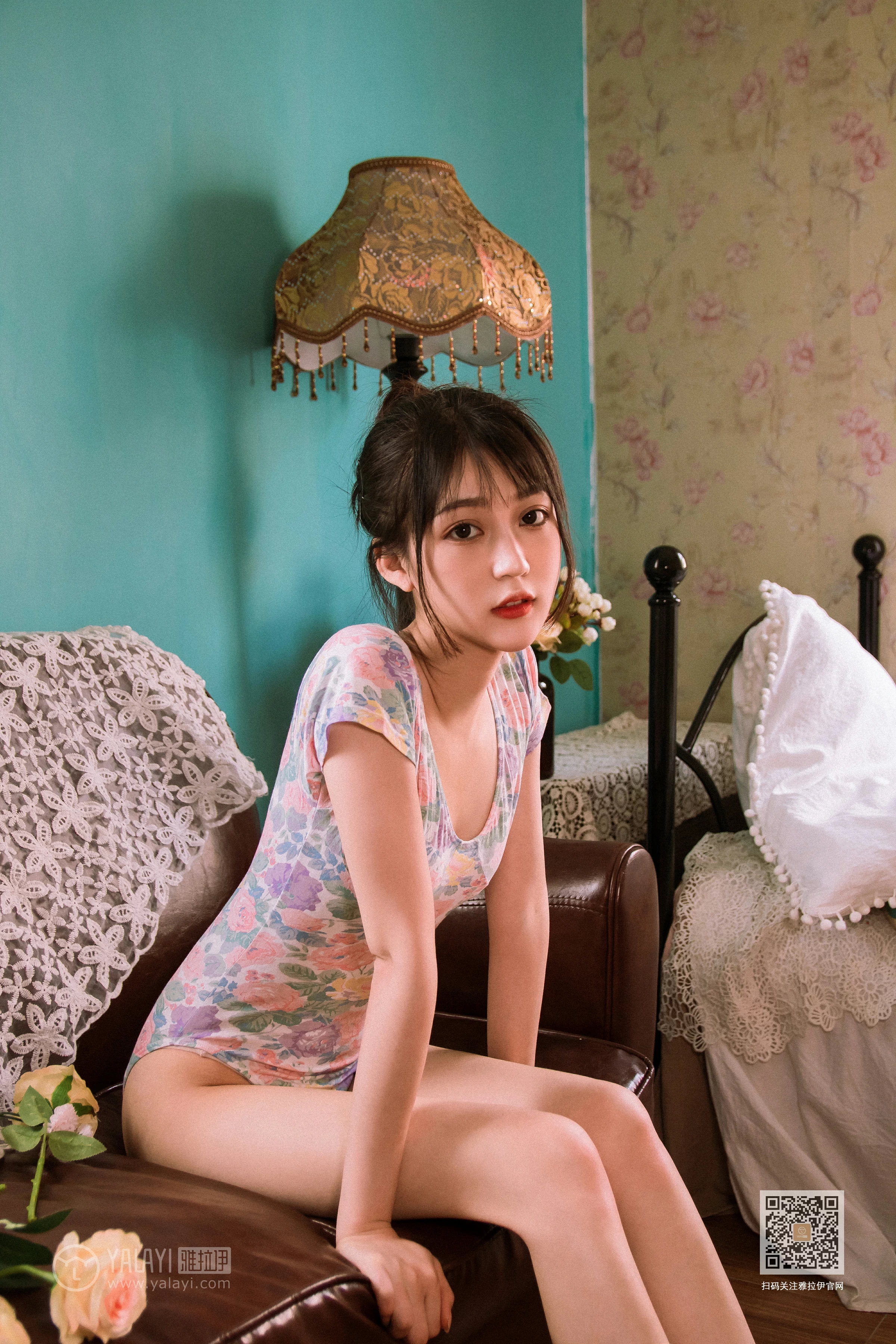 [YALAYI雅拉伊]Vol.433 复古情怀 卉卉 碎花连体衣居家性感私房写真集第10张