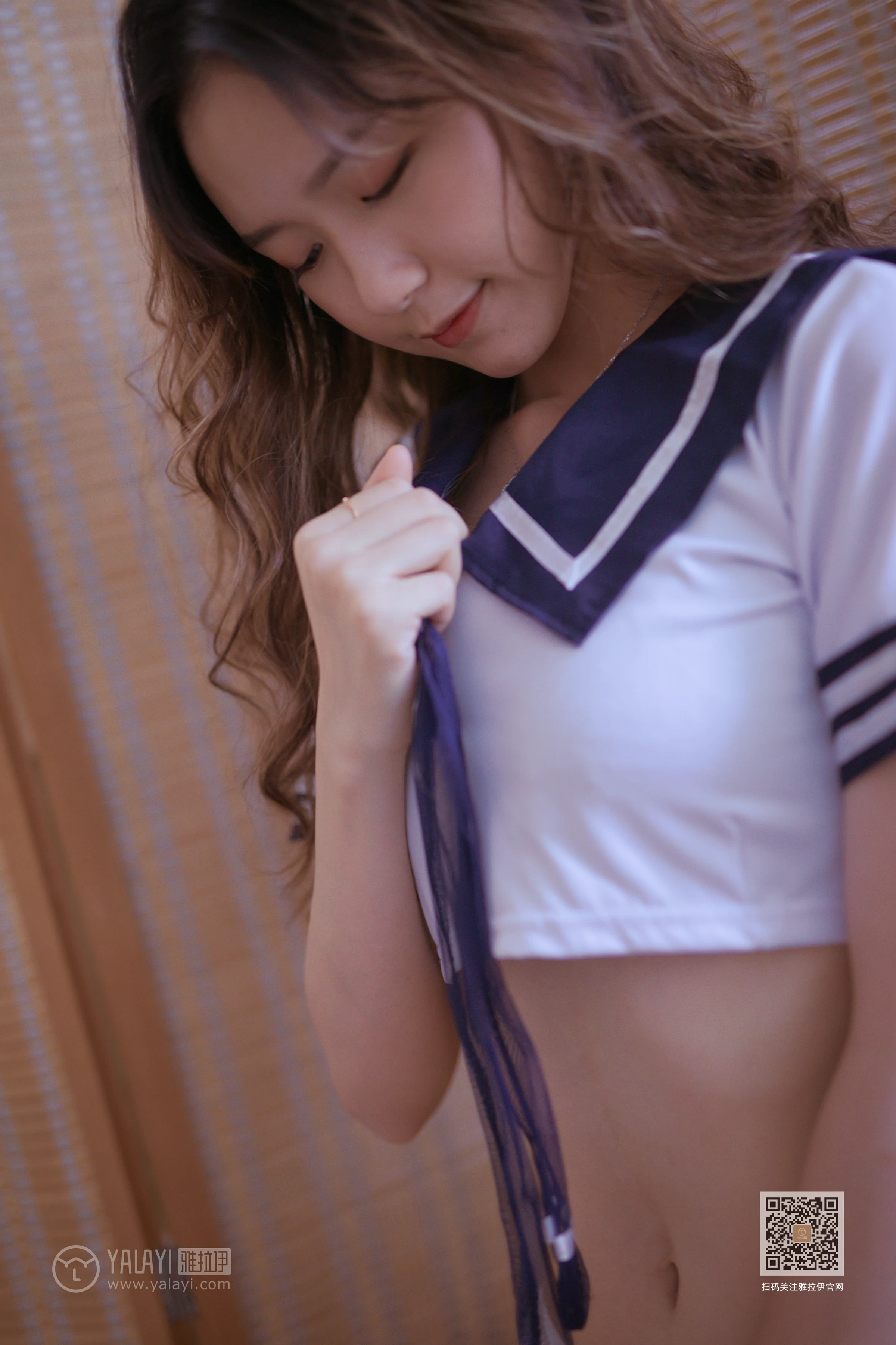 [YALAYI雅拉伊]Vol.438 美女与水手服 晓琳 情趣制服加短裙性感私房写真集第15张