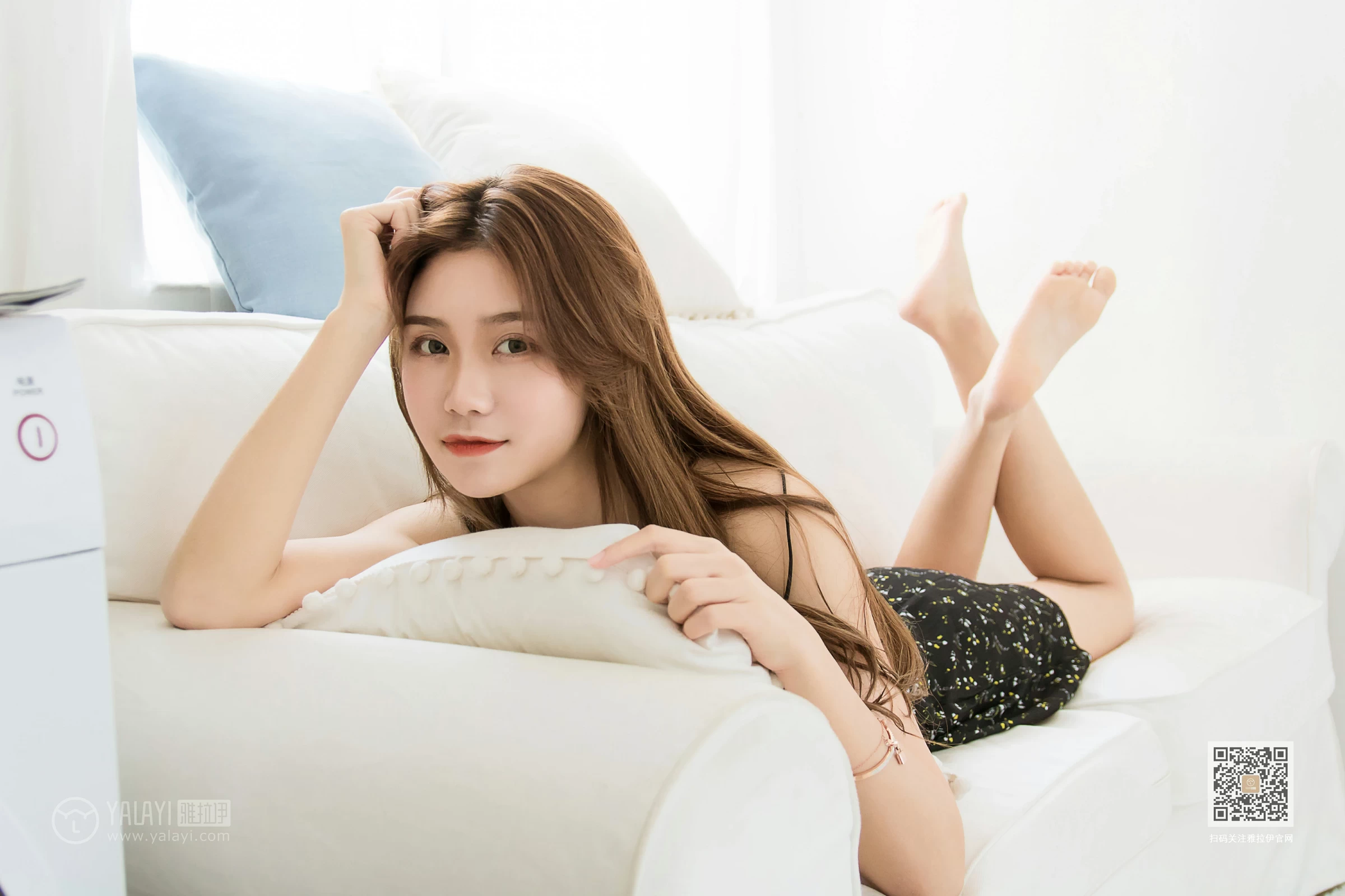 [YALAYI雅拉伊]Vol.440 清纯姐妹花 大乔 小乔 吊带连身裙居家性感私房写真集第13张