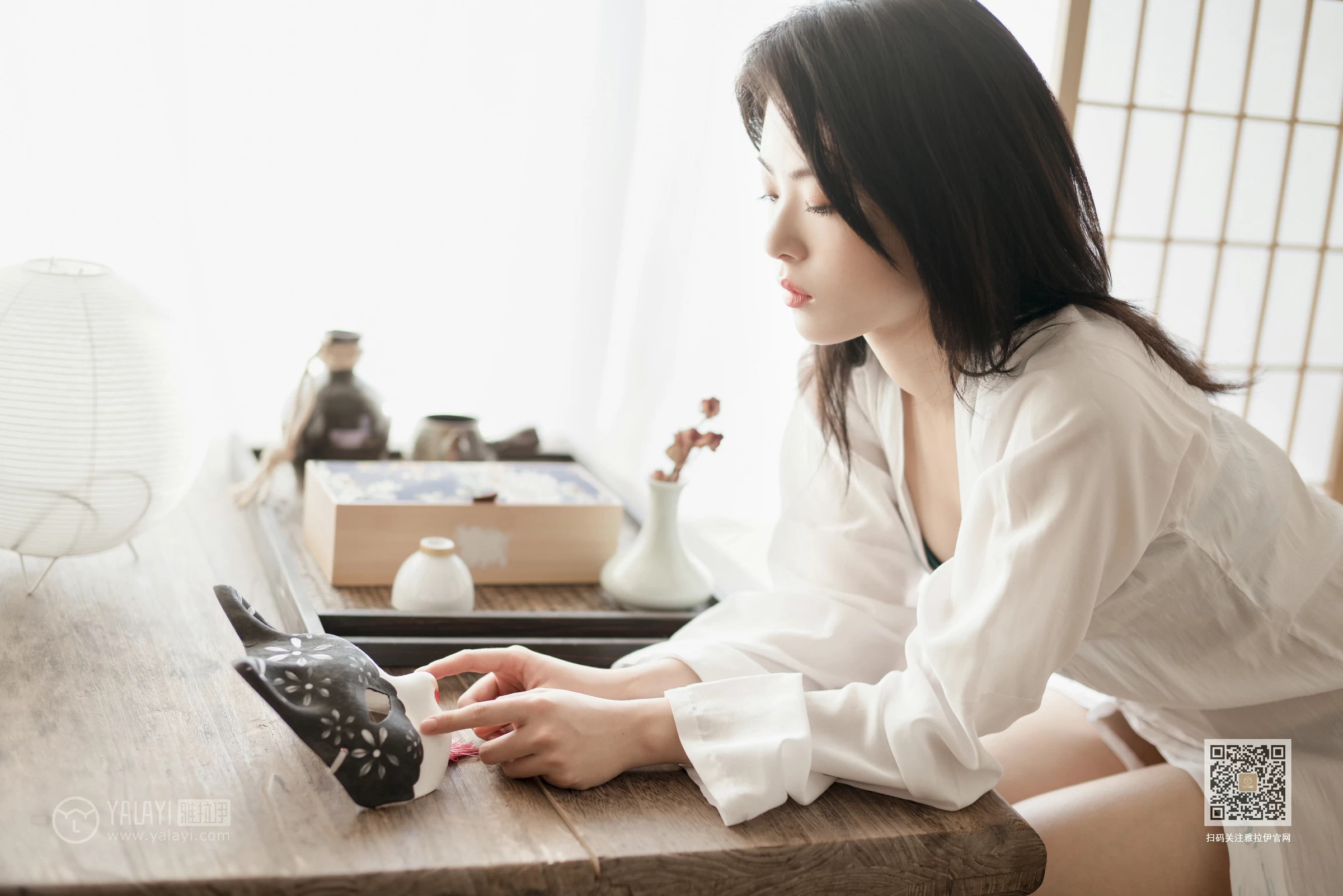 [YALAYI雅拉伊]Vol.492 和风猫女 含嫣 白色透视睡衣加蓝色蕾丝内衣性感私房写真集第5张