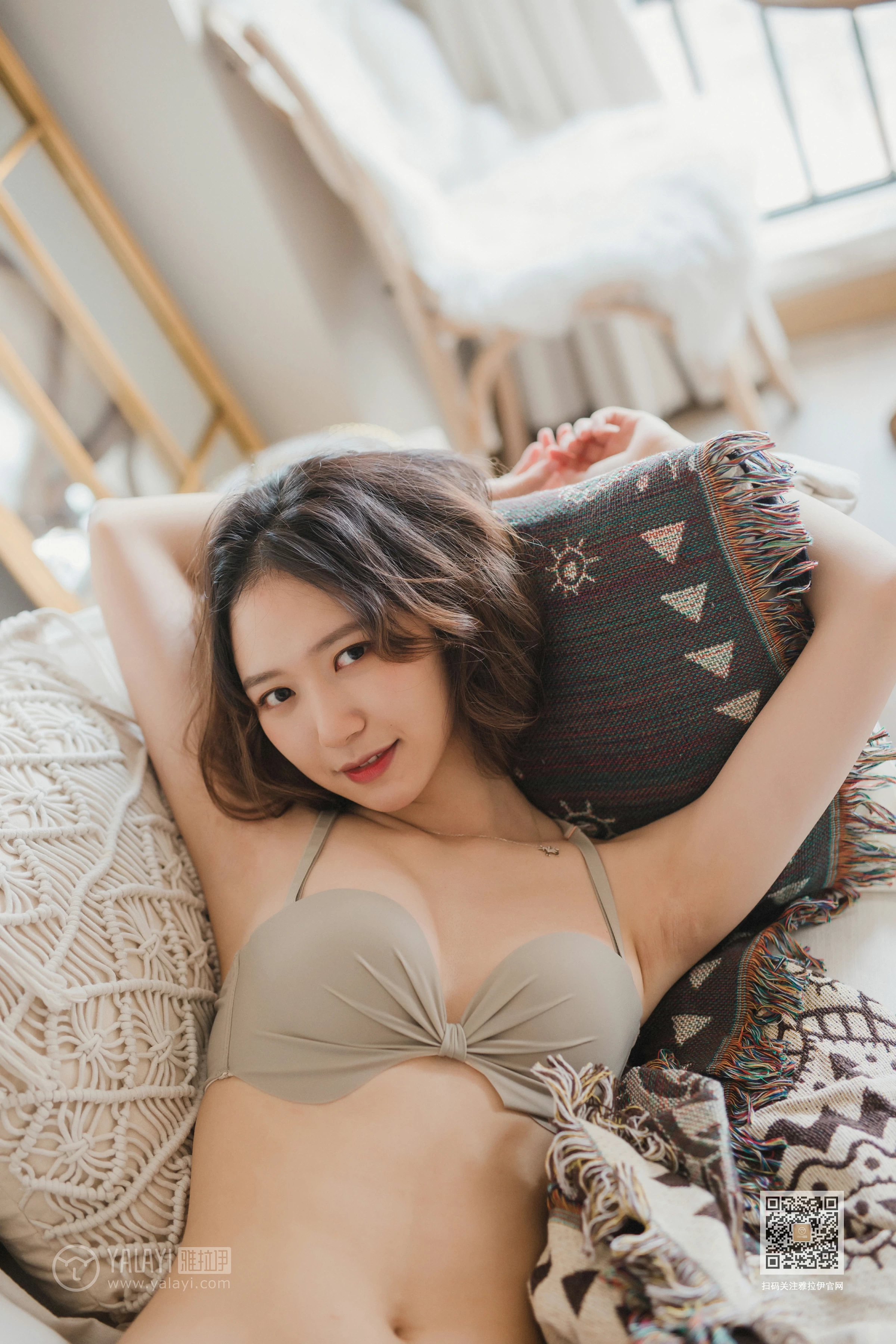 [YALAYI雅拉伊]Vol.496 想你的呵护 晓琳 灰色性感内衣居家私房写真集第6张