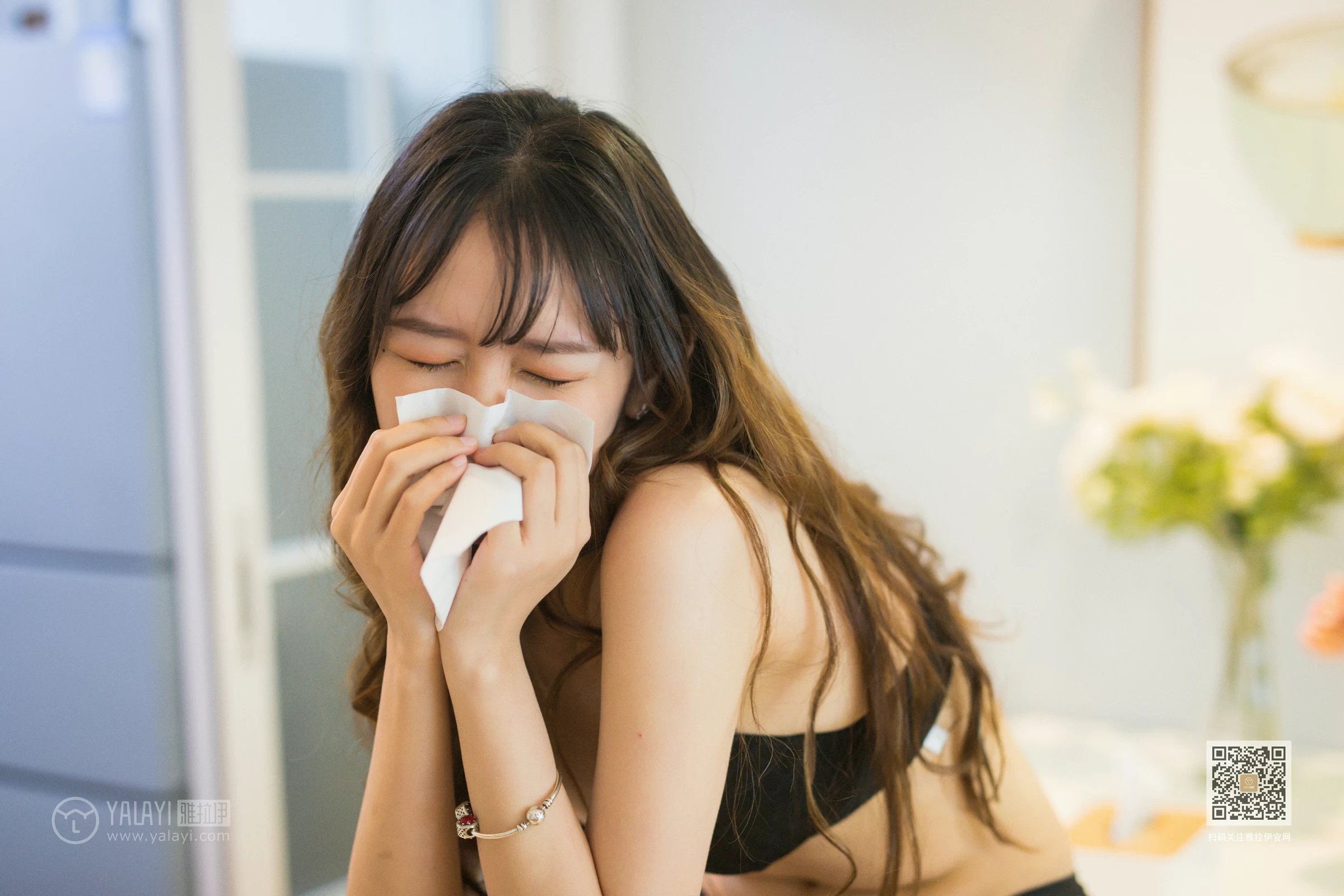 [YALAYI雅拉伊]Vol.506 需要人陪 晓琳 黑色性感内衣居家私房写真集第14张