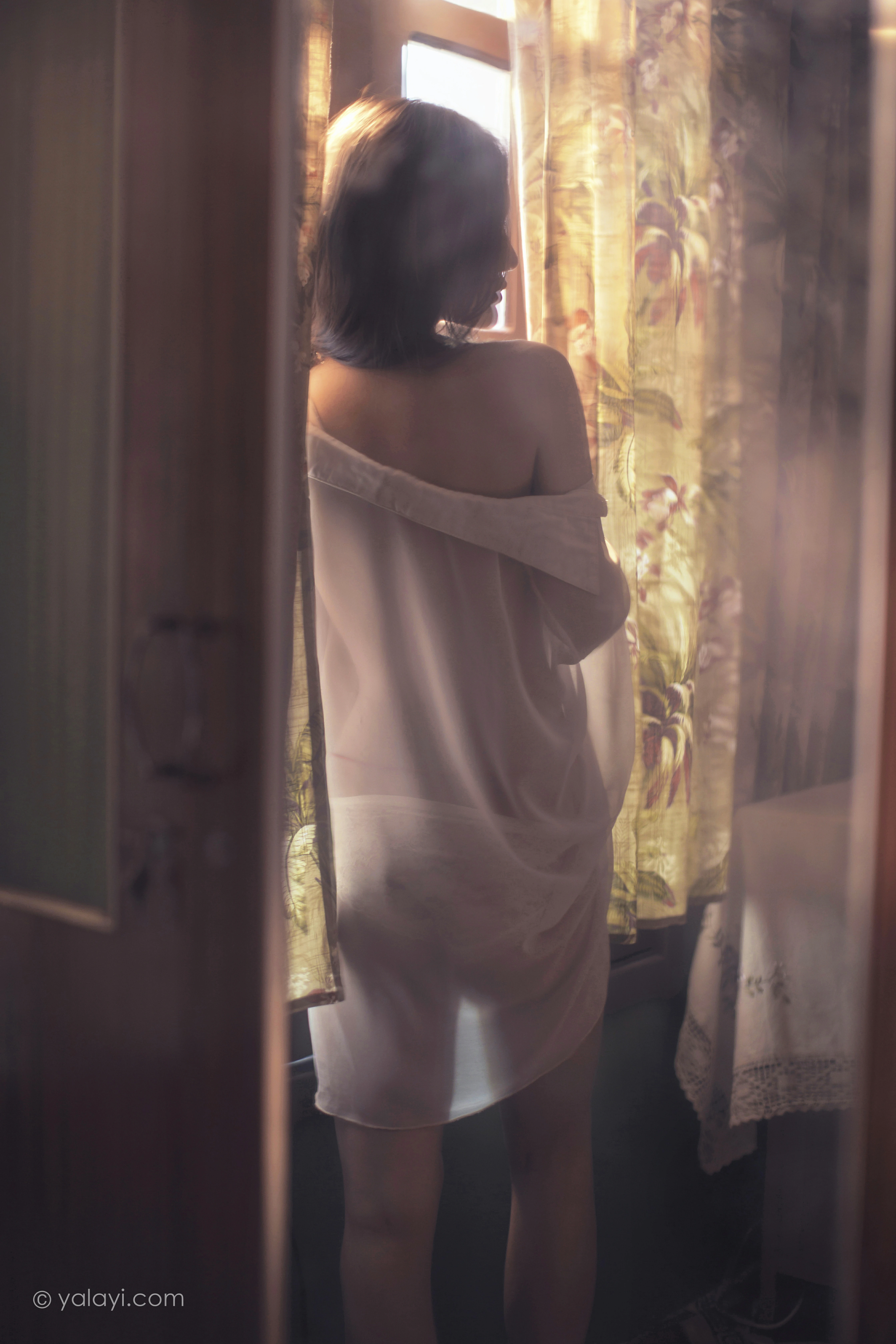 [YALAYI雅拉伊]NO.803 若有思 梓杨 白色透视衬衫居家性感私房写真集第5张