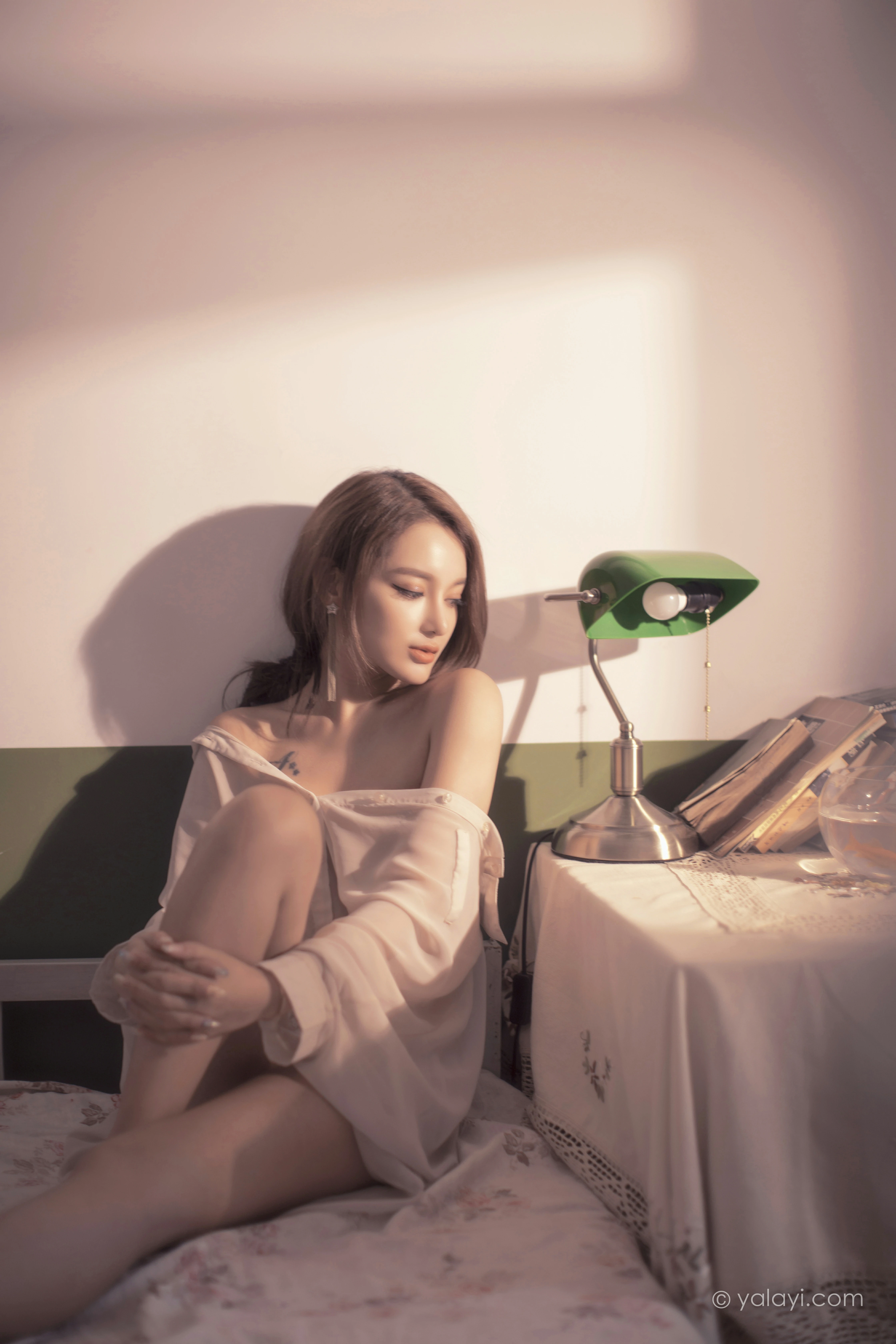 [YALAYI雅拉伊]NO.803 若有思 梓杨 白色透视衬衫居家性感私房写真集第12张