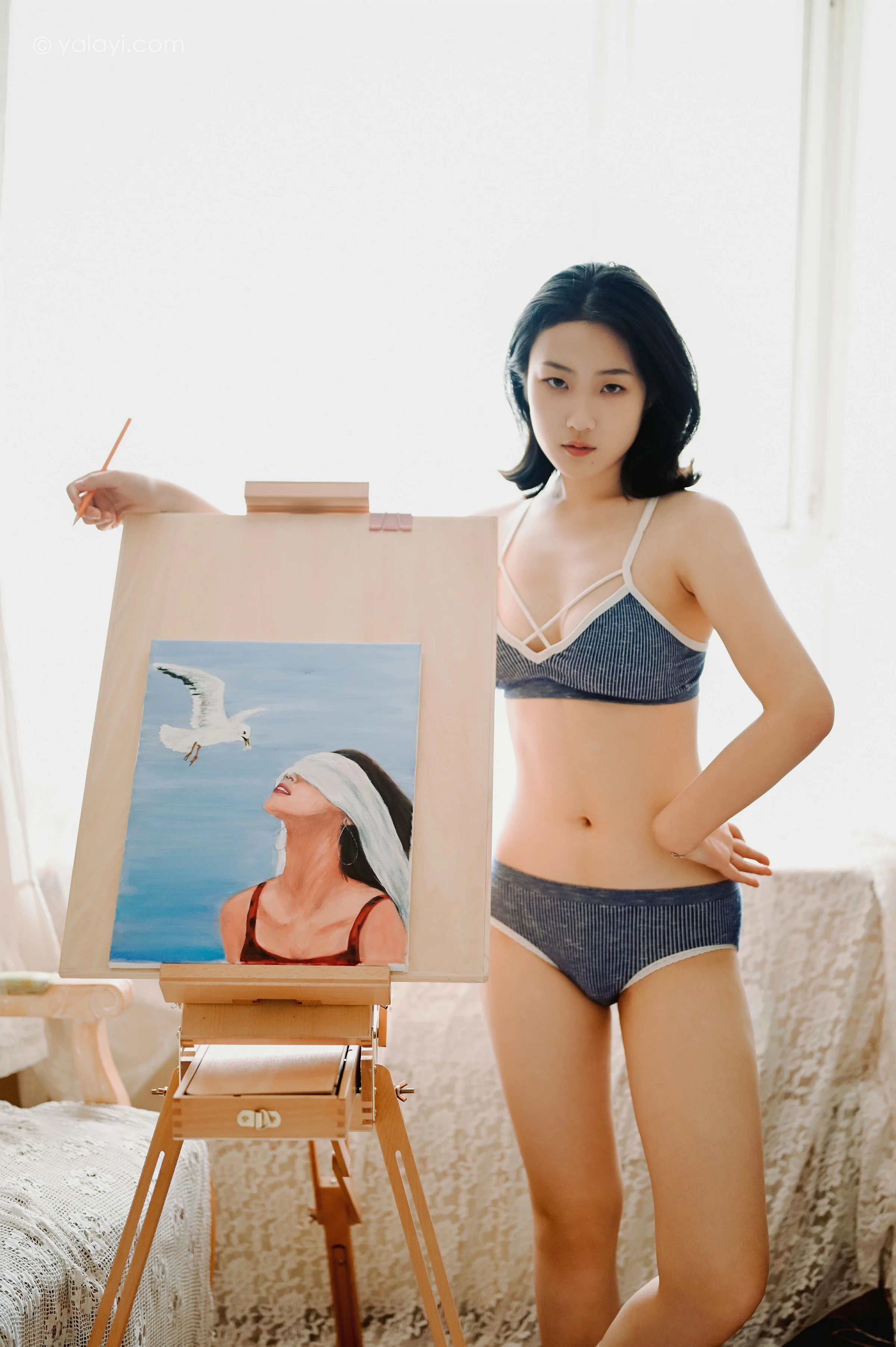 [YALAYI雅拉伊]NO.668 《作画的女孩》 沈伊 灰色内衣性感私房写真集第13张