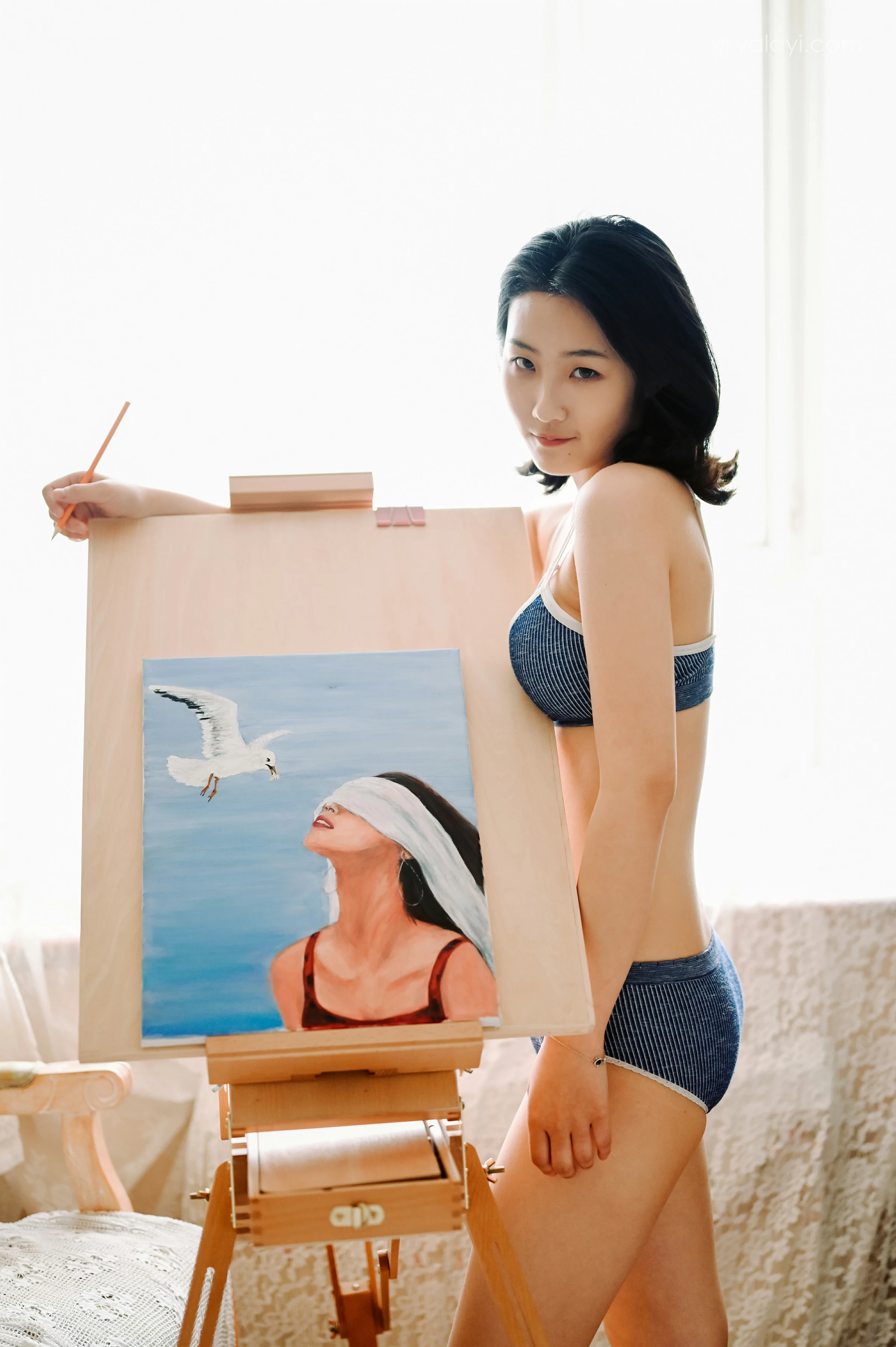 [YALAYI雅拉伊]NO.668 《作画的女孩》 沈伊 灰色内衣性感私房写真集第13张