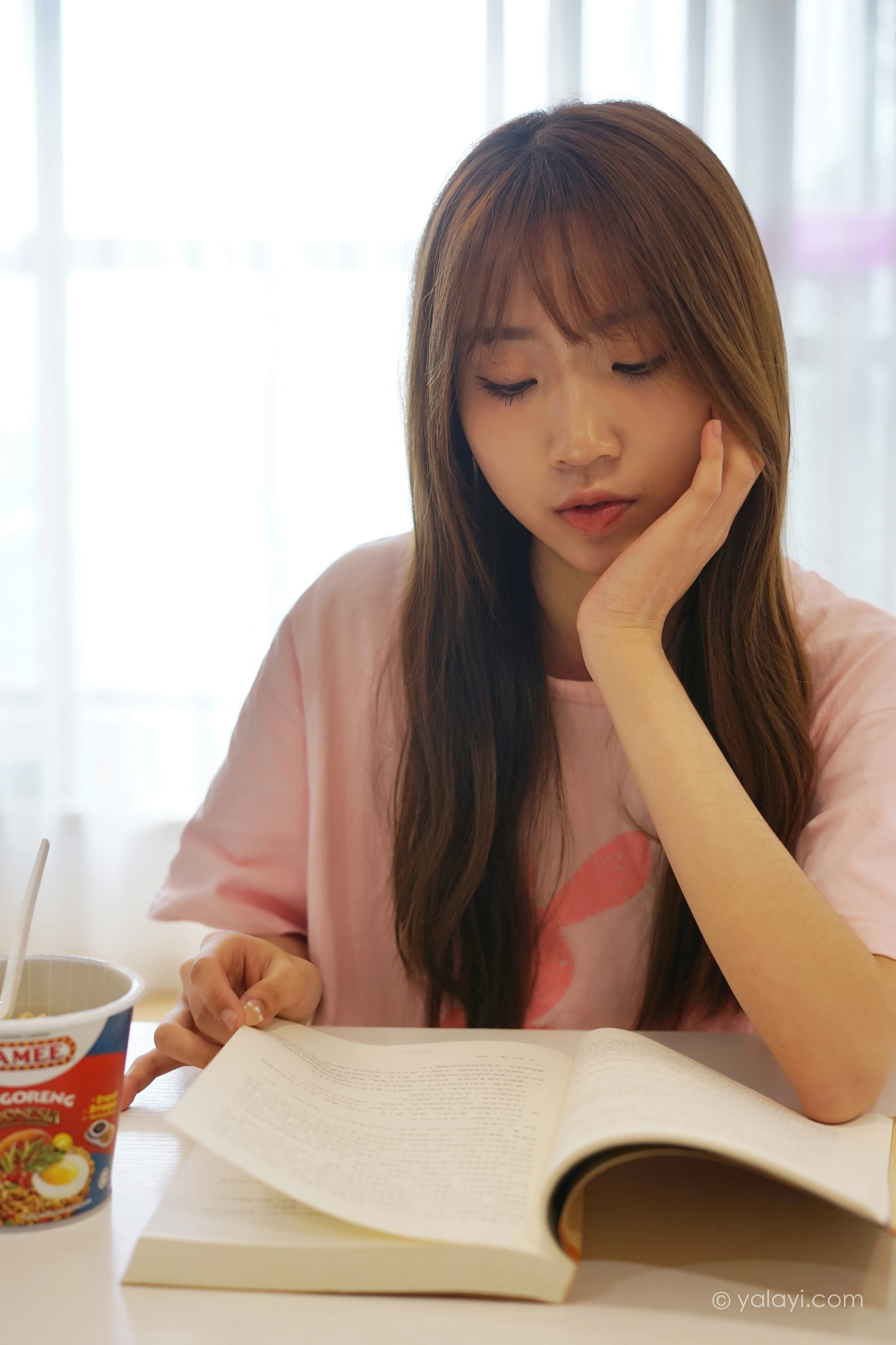 [YALAYI雅拉伊]NO.791 这边风景 小乔 粉色短袖居家性感写真集第4张