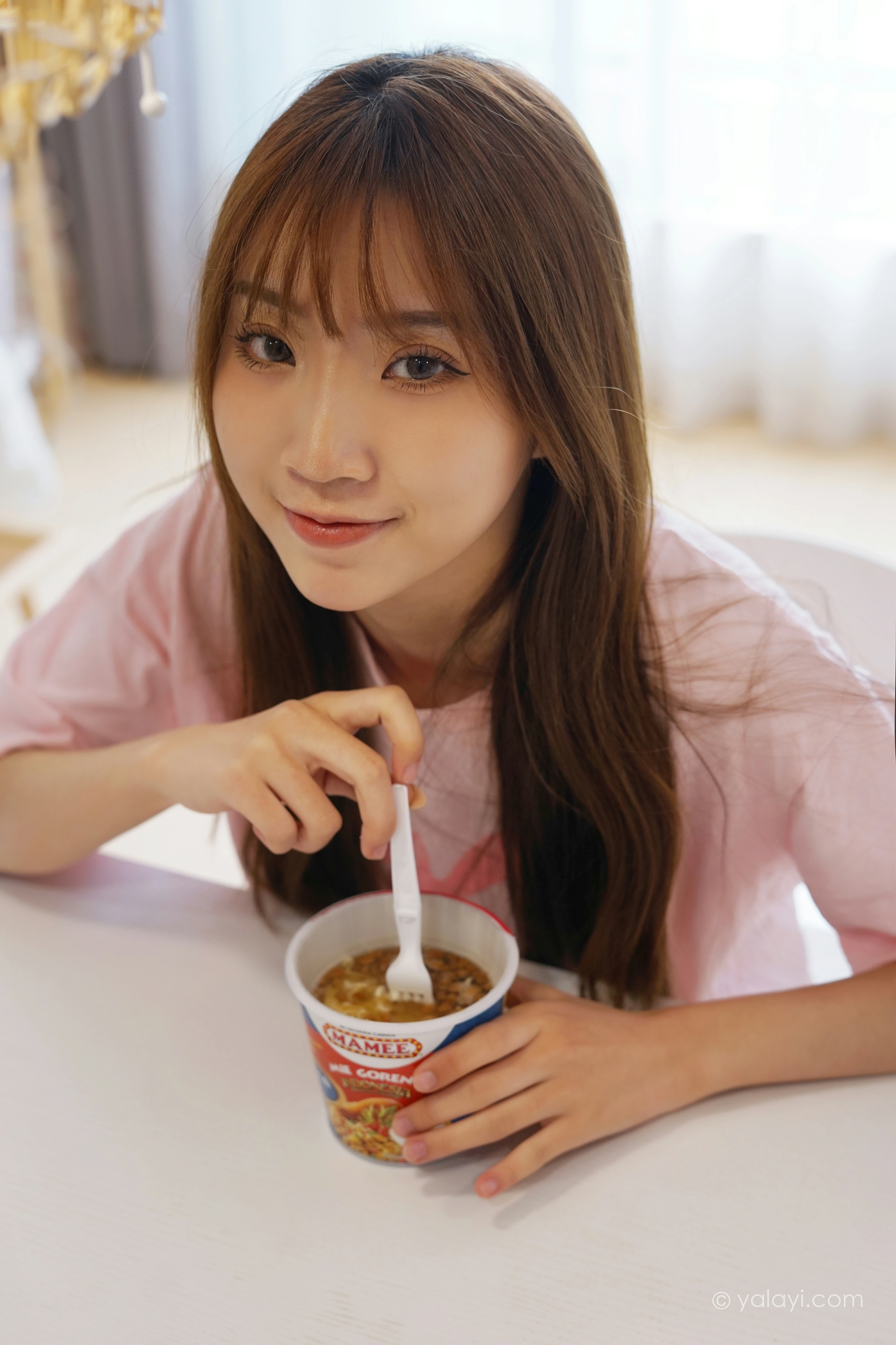 [YALAYI雅拉伊]NO.791 这边风景 小乔 粉色短袖居家性感写真集第15张