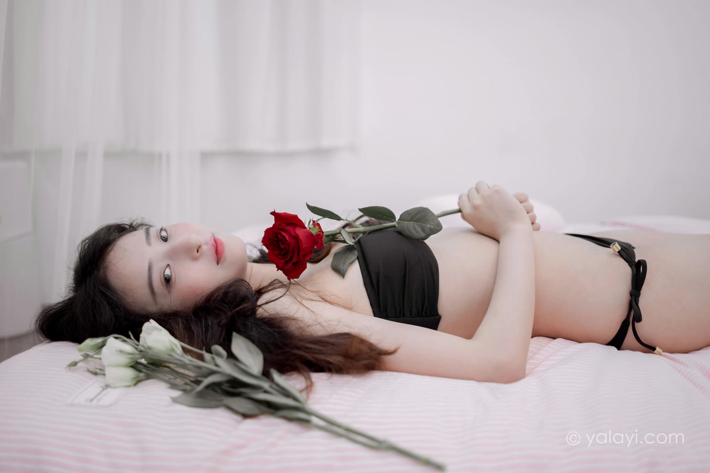 [YALAYI雅拉伊]NO.716 《对我说爱你》 西子 黑色内衣居家性感私房写真集第10张