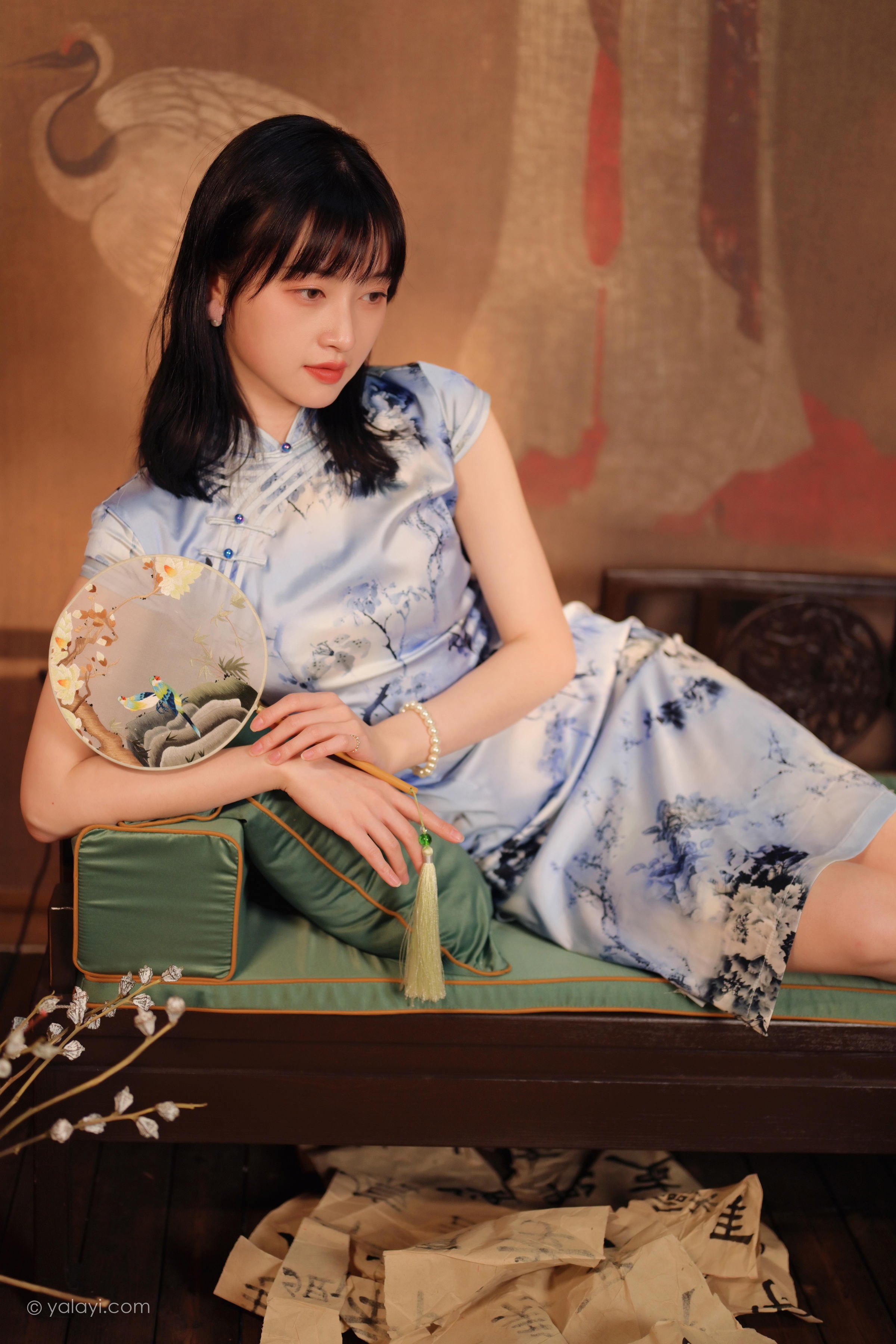 [YALAYI雅拉伊]2022.03.18 绝代芳华 京京 银色无袖旗袍民国风优雅写真集第13张