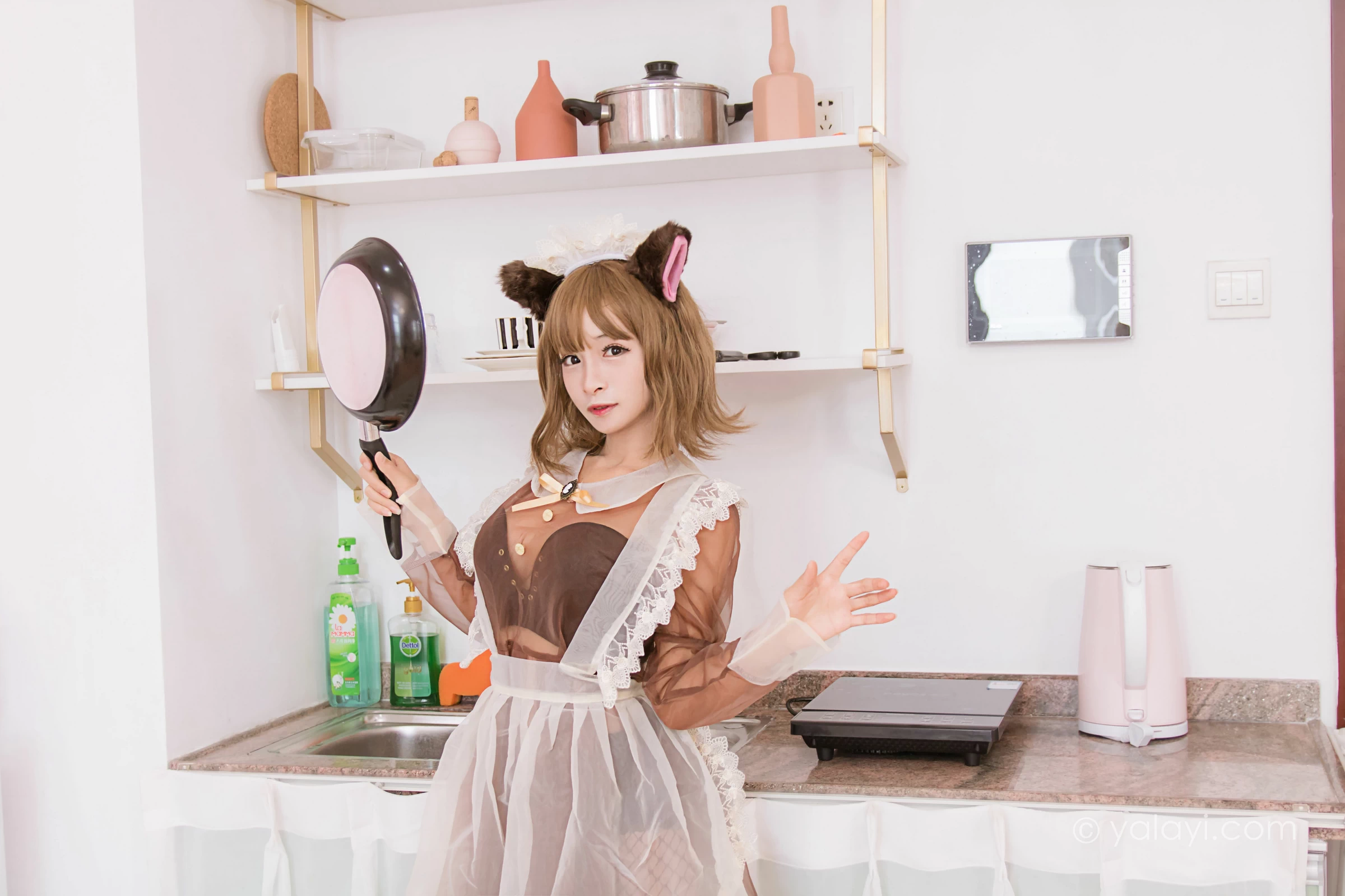 [YALAYI雅拉伊]NO.718 《兽耳厨娘》 艾丽 透视情趣制服裙加黑色内衣性感私房写真集第2张