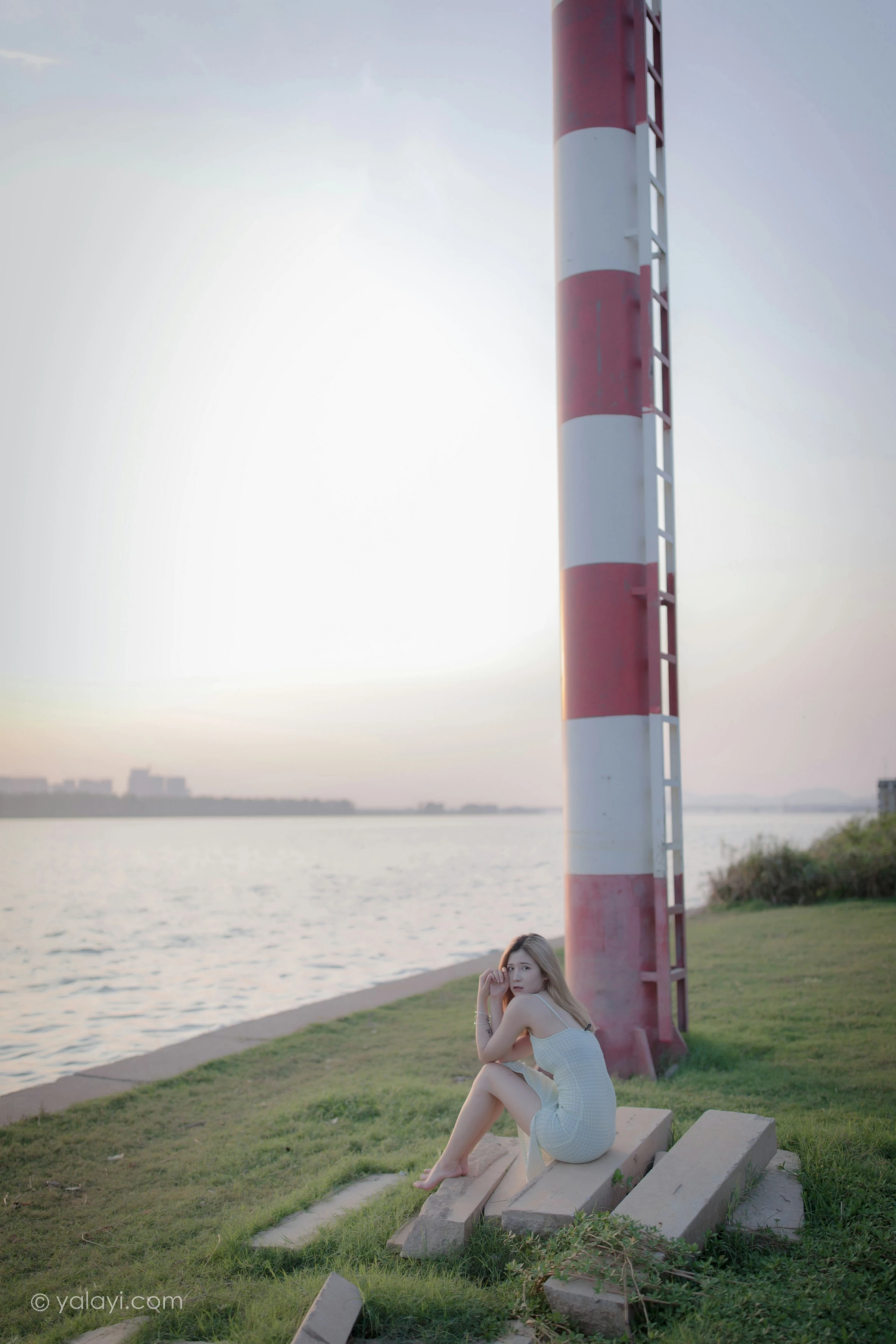 [YALAYI雅拉伊]NO.712 《风继续吹》 梦涵 紧身吊带连衣裙休闲写真第3张