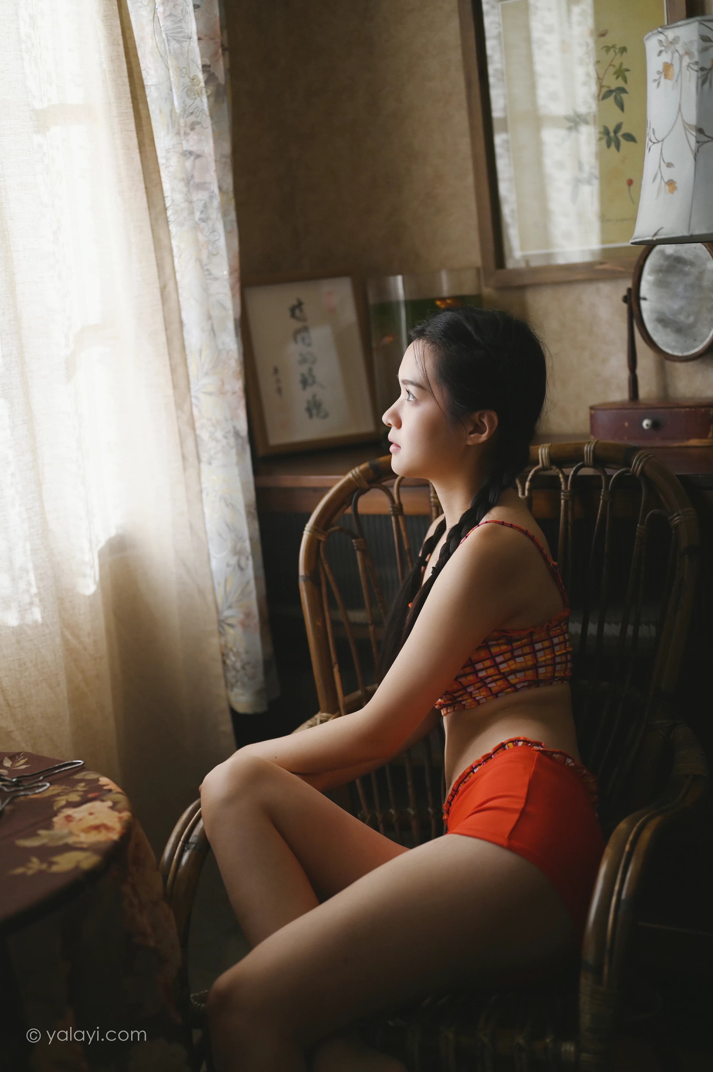 [YALAYI雅拉伊]NO.737 《独处》 方岚 红色格子内衣加短裙性感私房写真集第7张