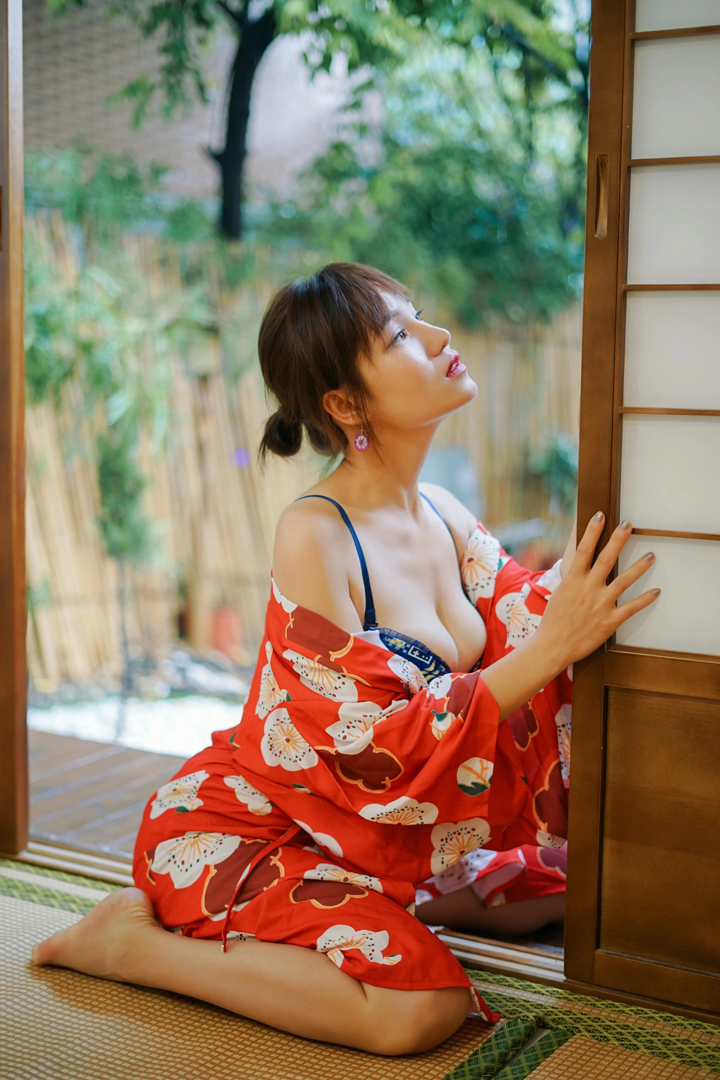 [YALAYI雅拉伊]NO.714 《自娱》 多香子 粉色和服加蓝色内衣性感私房写真集第6张