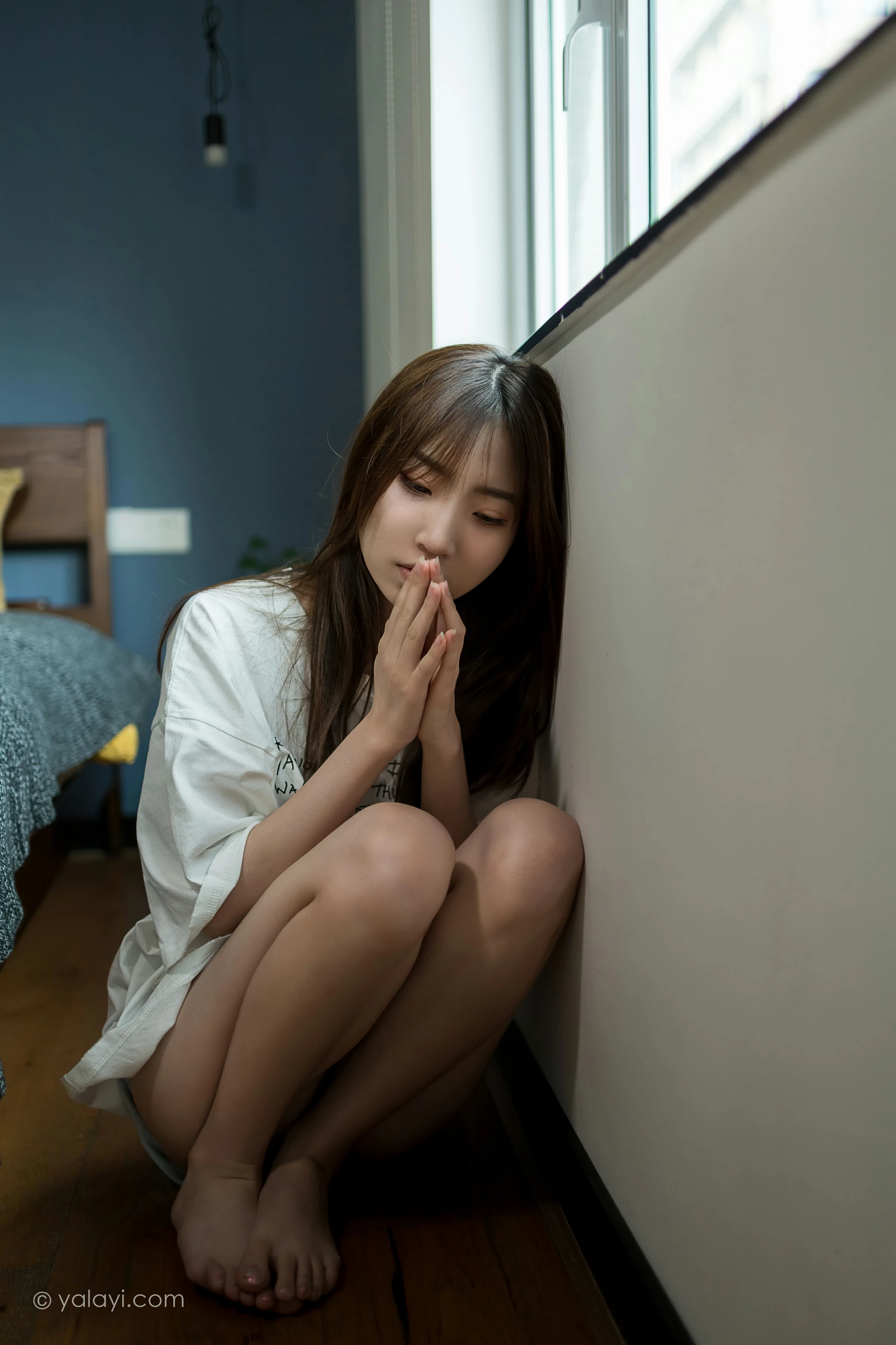 [YALAYI雅拉伊]NO.693 《好心分手》 小乔 白色连身短袖居家私房写真集第5张