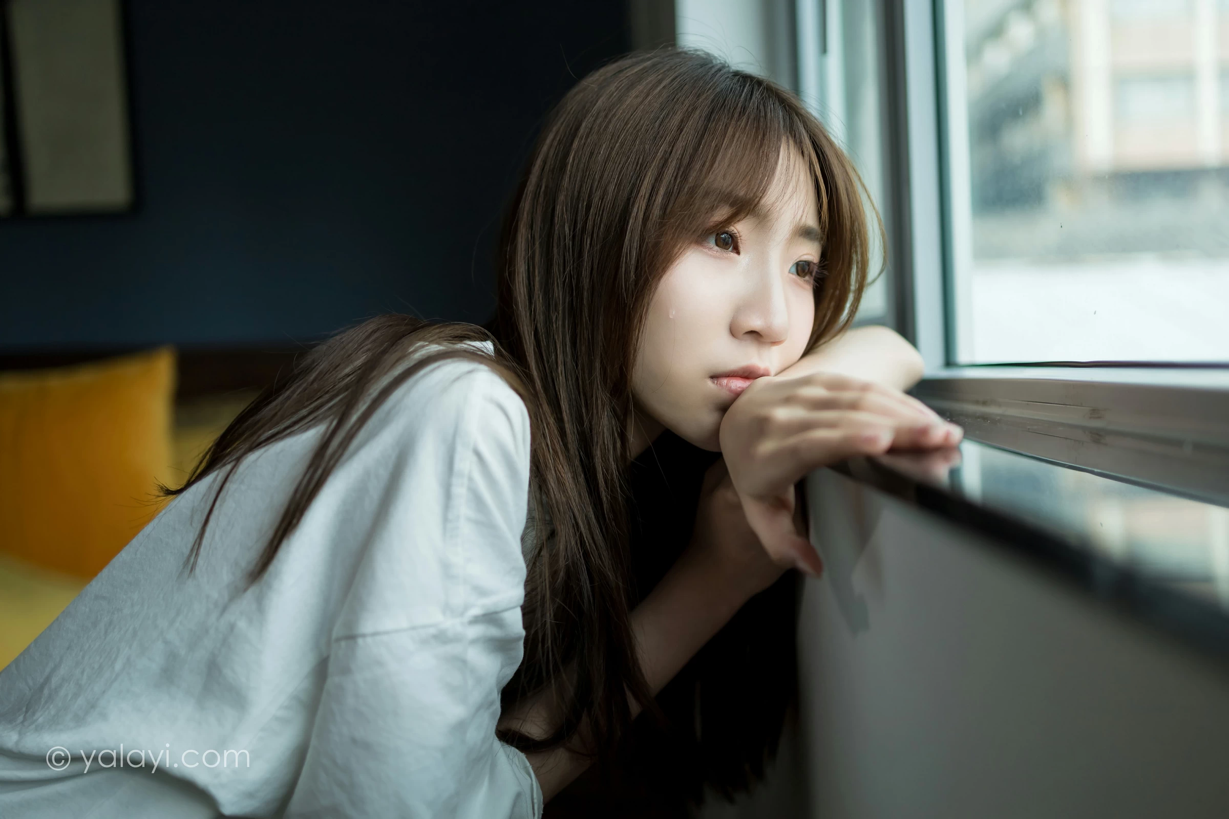 [YALAYI雅拉伊]NO.693 《好心分手》 小乔 白色连身短袖居家私房写真集第4张