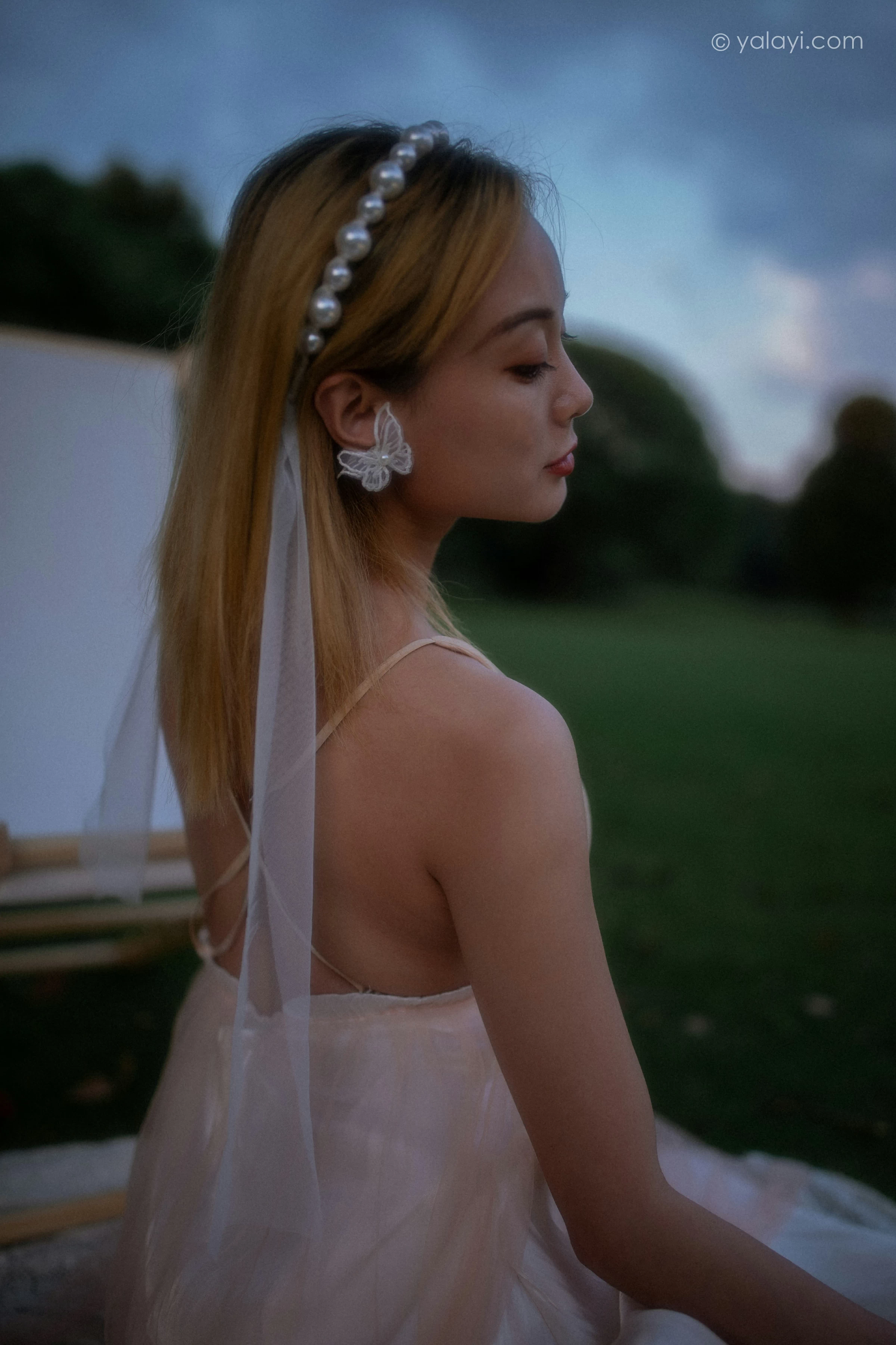 [YALAYI雅拉伊]NO.695 《救赎》 米粒米粒 粉色吊带连衣裙写真第4张