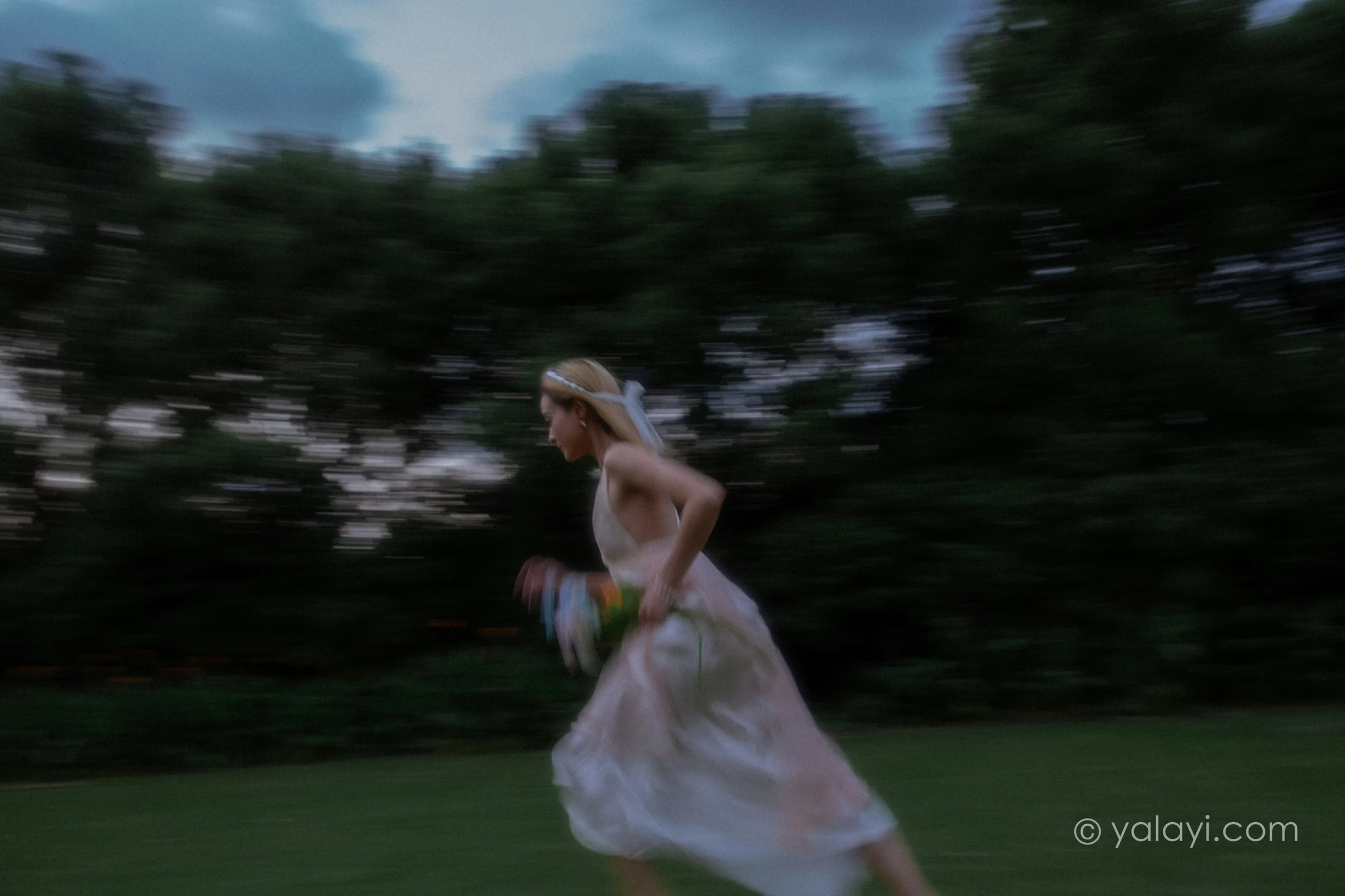 [YALAYI雅拉伊]NO.695 《救赎》 米粒米粒 粉色吊带连衣裙写真第18张