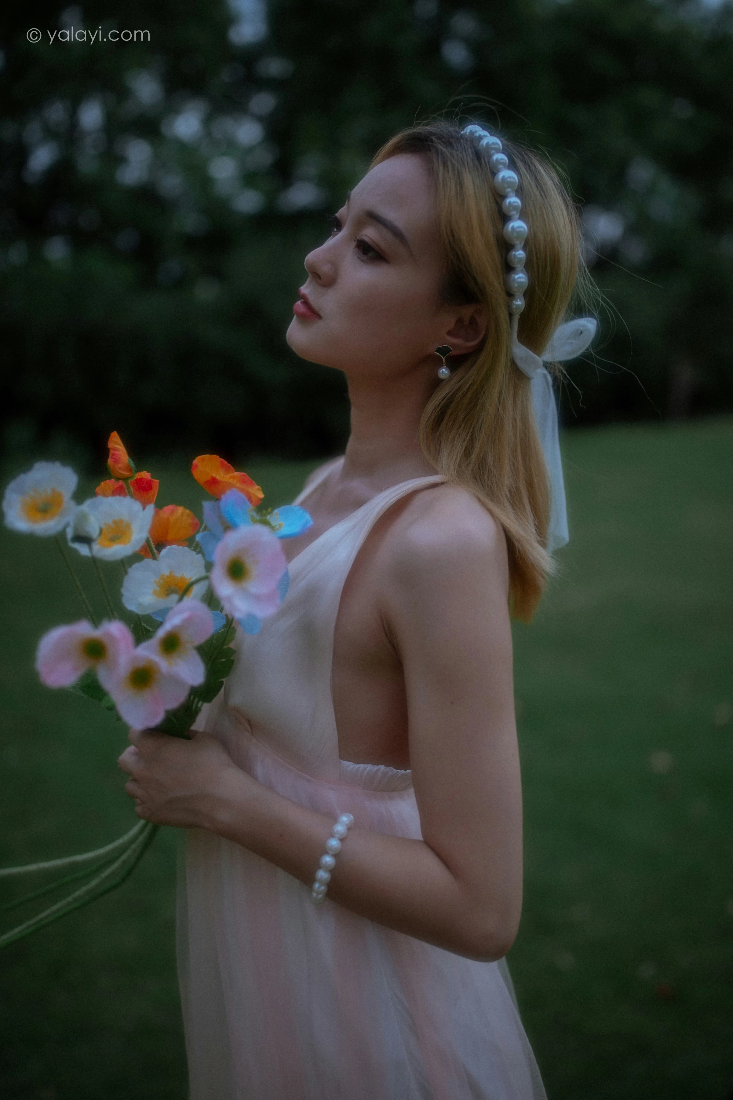 [YALAYI雅拉伊]NO.695 《救赎》 米粒米粒 粉色吊带连衣裙写真第20张