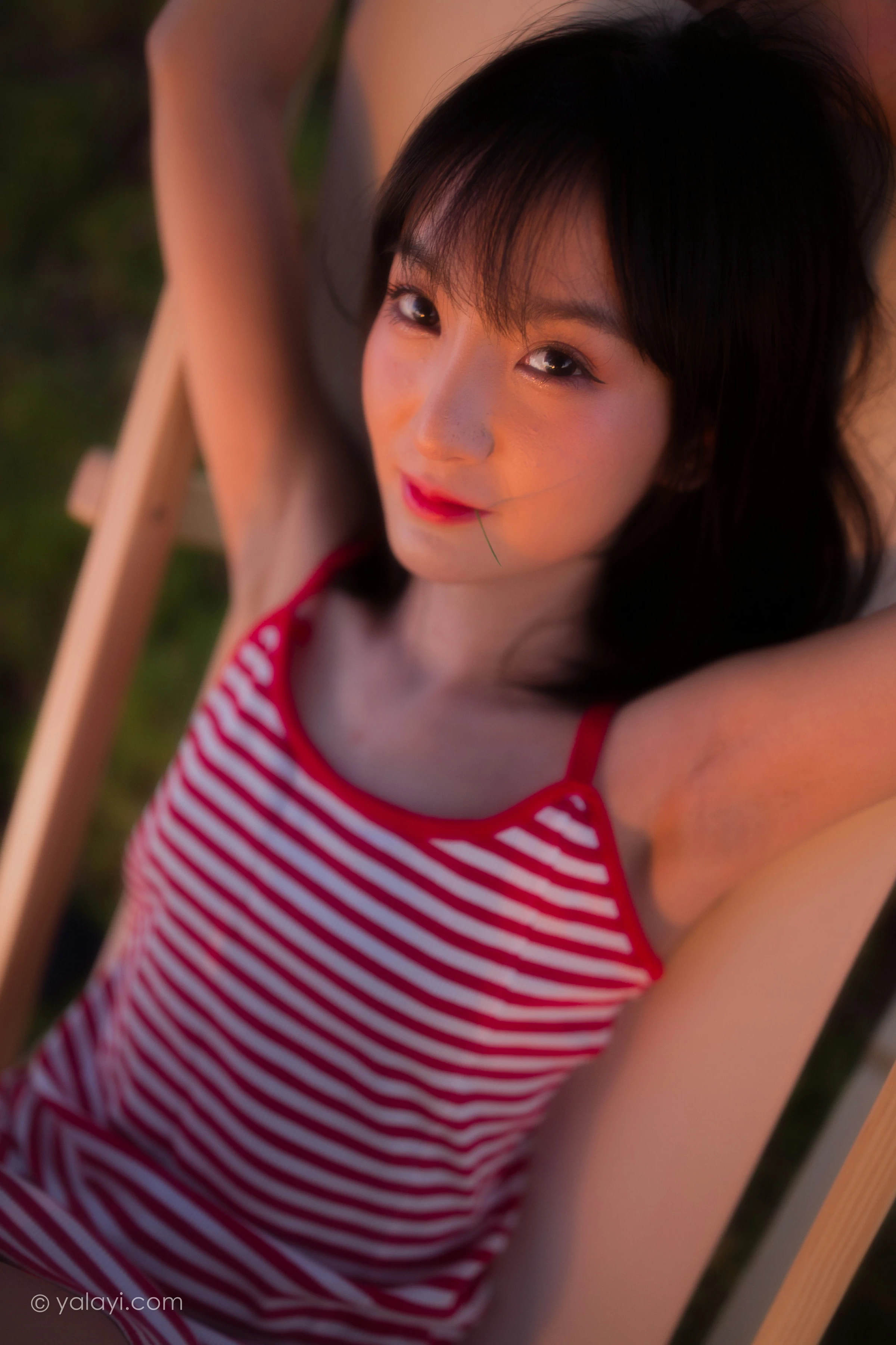 [YALAYI雅拉伊]NO.690 《红了》 落落 红色吊带连衣裙写真第8张