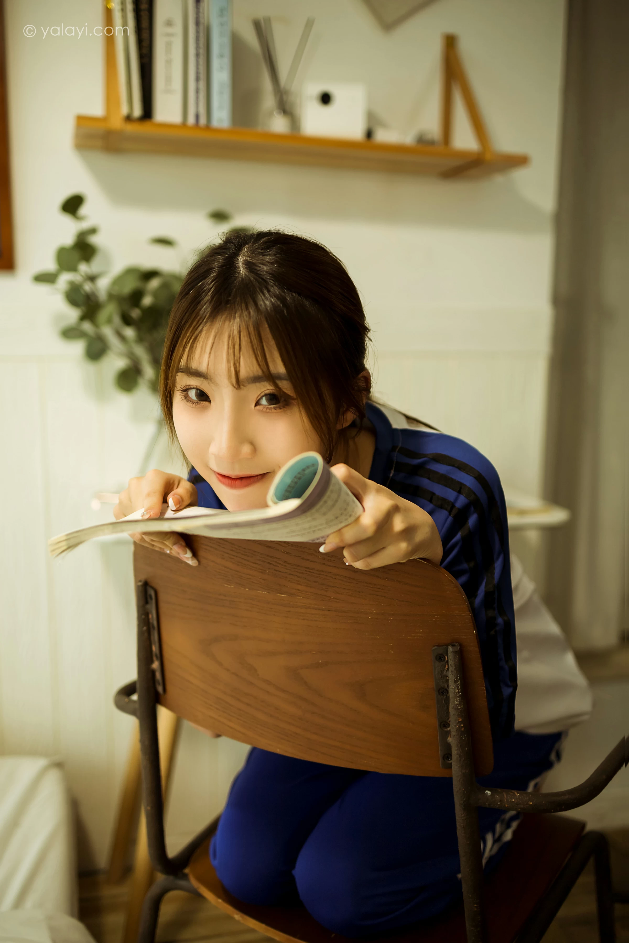 [YALAYI雅拉伊]NO.719 《一对一辅导》 小乔 蓝色校服短袖加长裤居家私房写真集第14张