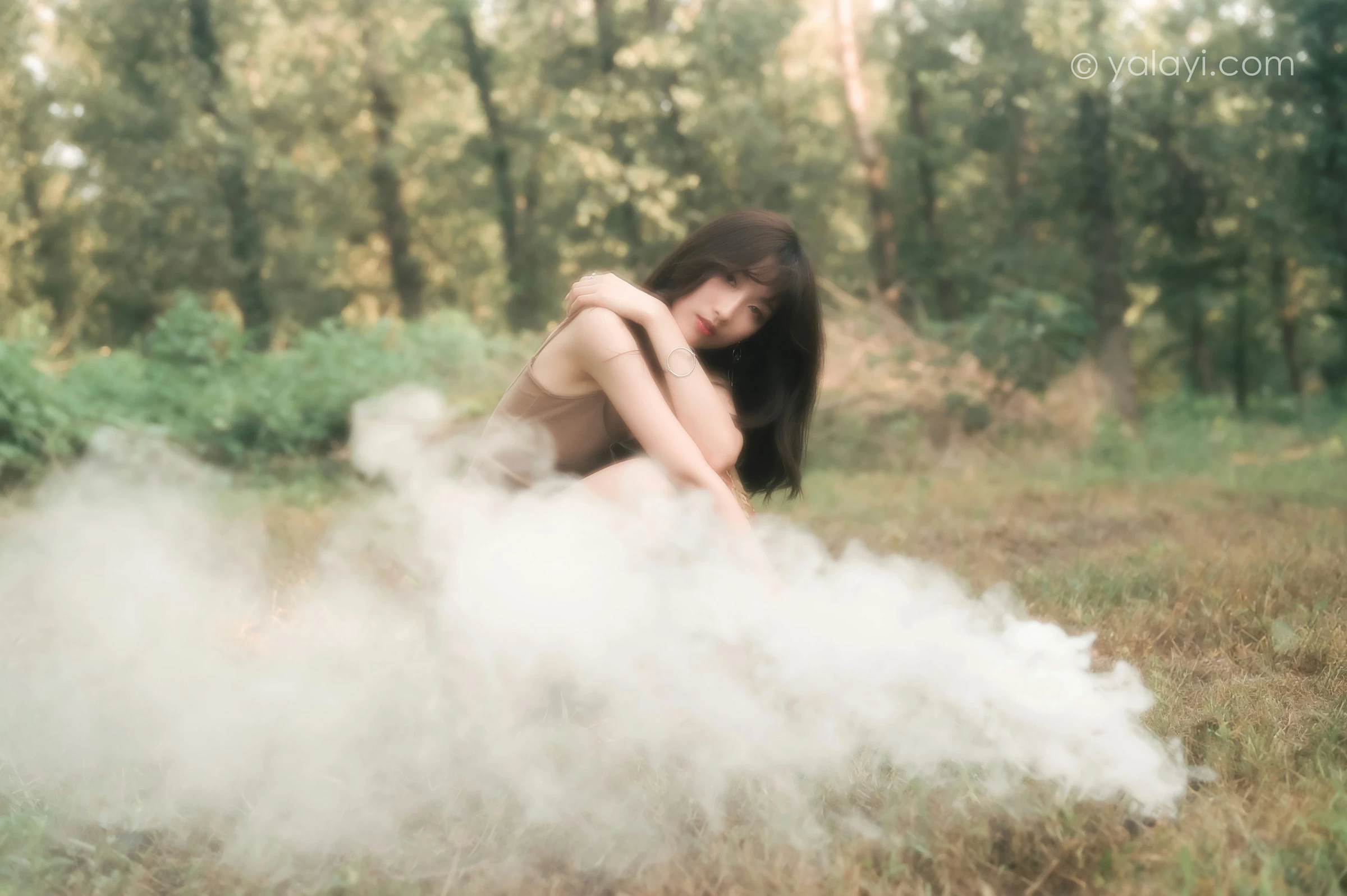 [YALAYI雅拉伊]NO.691 《梦境》 佳佳 橙色性感小背心加短裙私房写真第9张