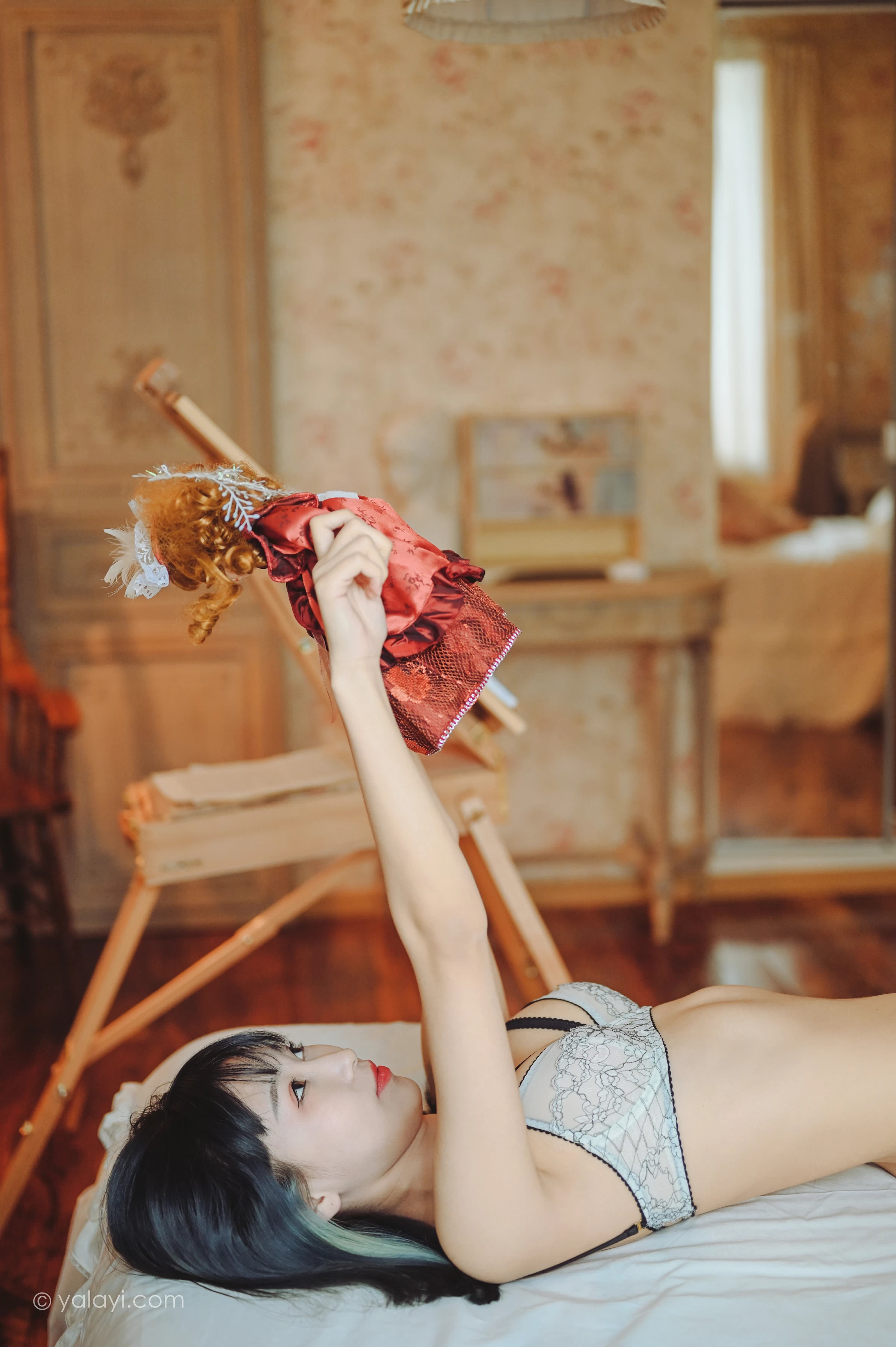 [YALAYI雅拉伊]NO.707 《探香闺》 田也 白色蕾丝内衣居家性感私房写真集第10张