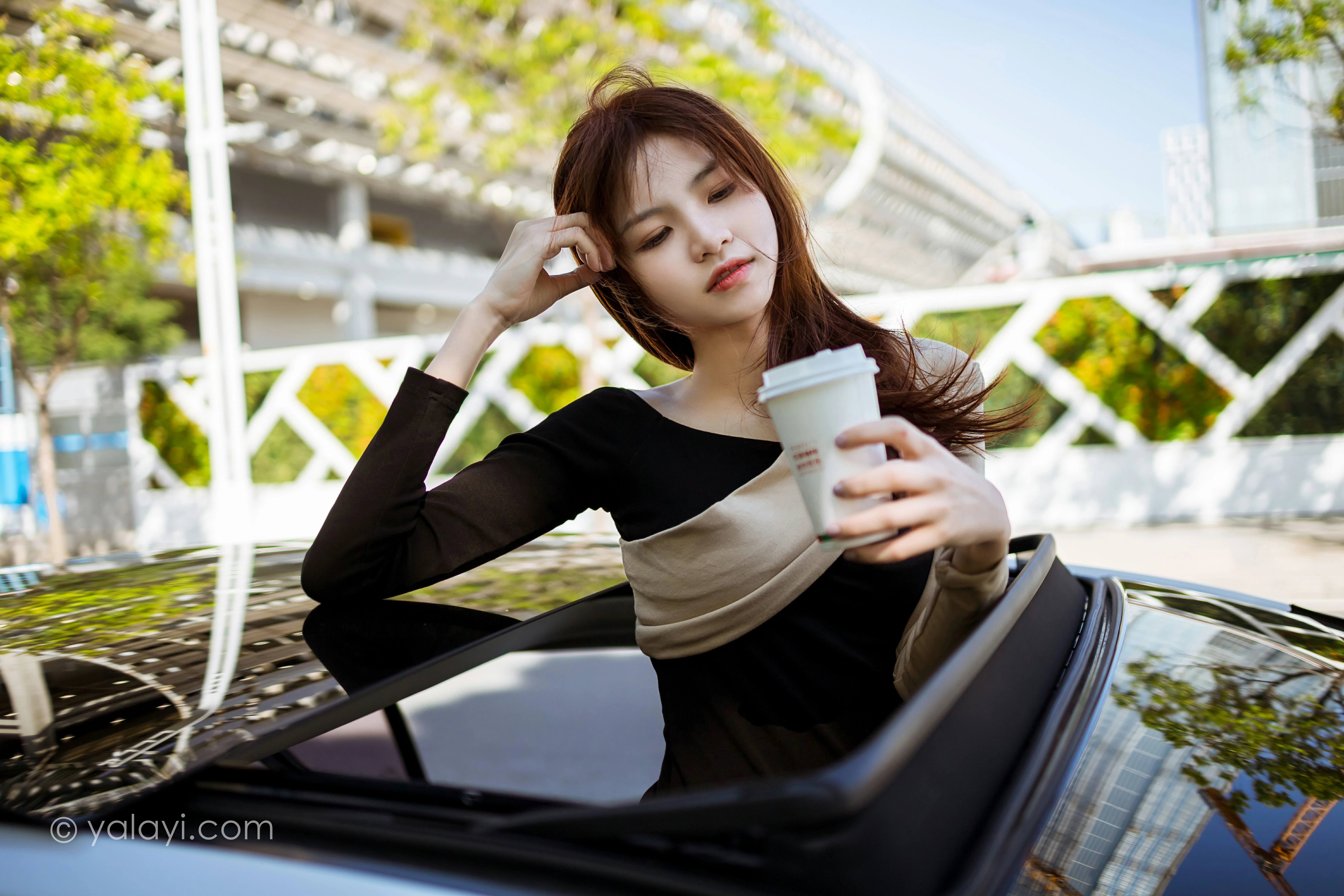 [YALAYI雅拉伊]2021.11.10 兜风 茹莎 黑色连身礼服裙性感写真集第7张