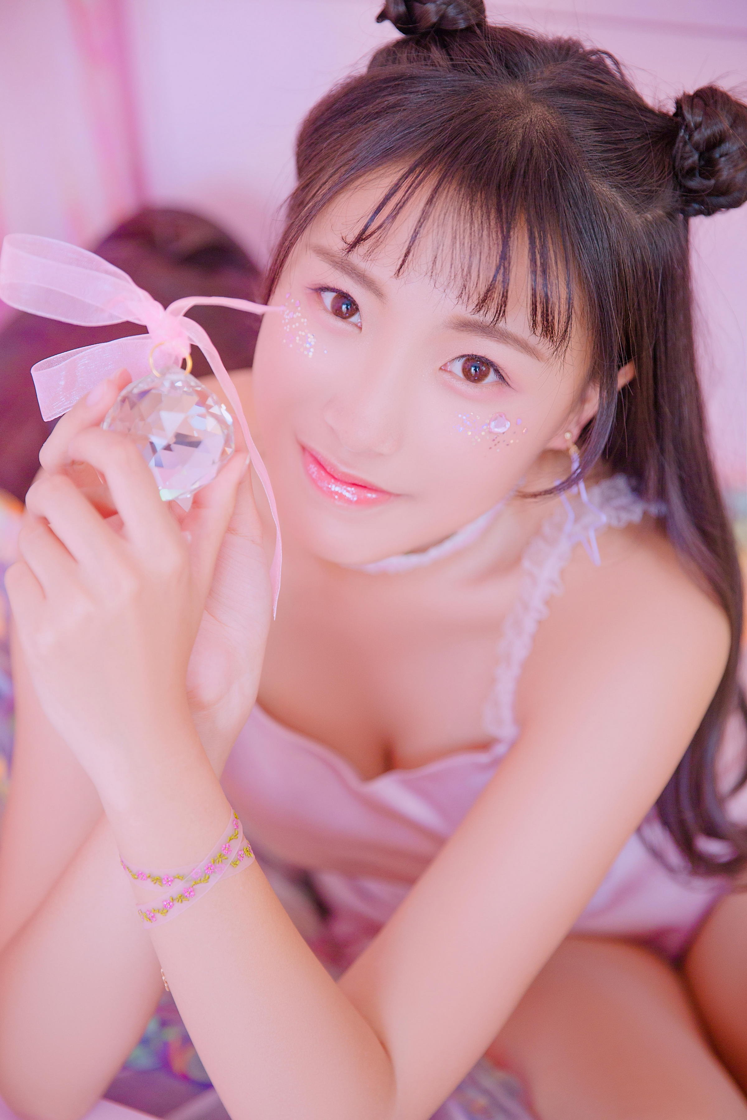 [YALAYI雅拉伊]2022.06.13 秘密花园 清纯少女 JK水手制服与粉色吊带内衣加短裤私房写真集第9张