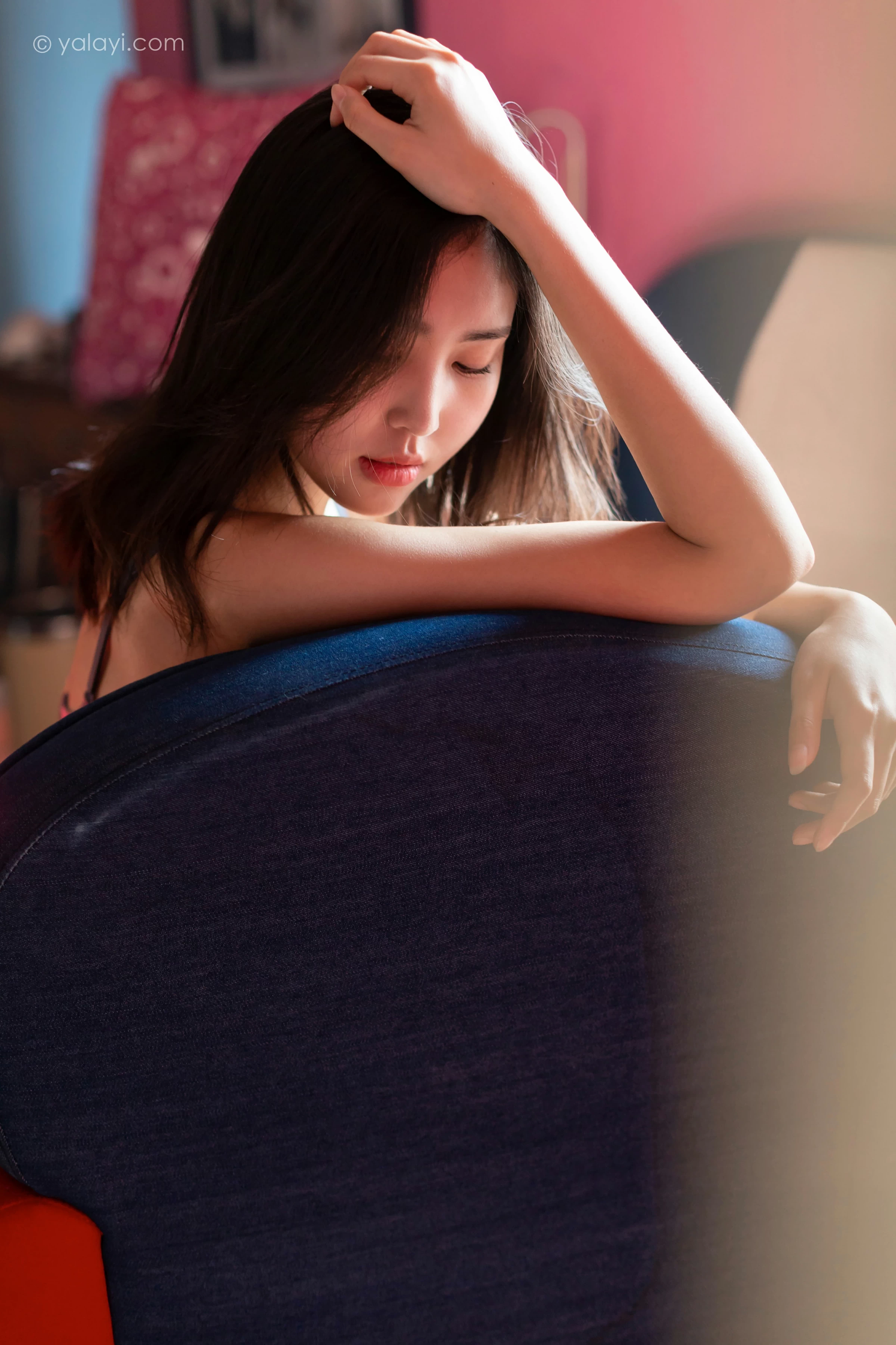 [YALAYI雅拉伊]NO.709 《追光》 苍儿 灰色内衣居家性感私房写真集第4张