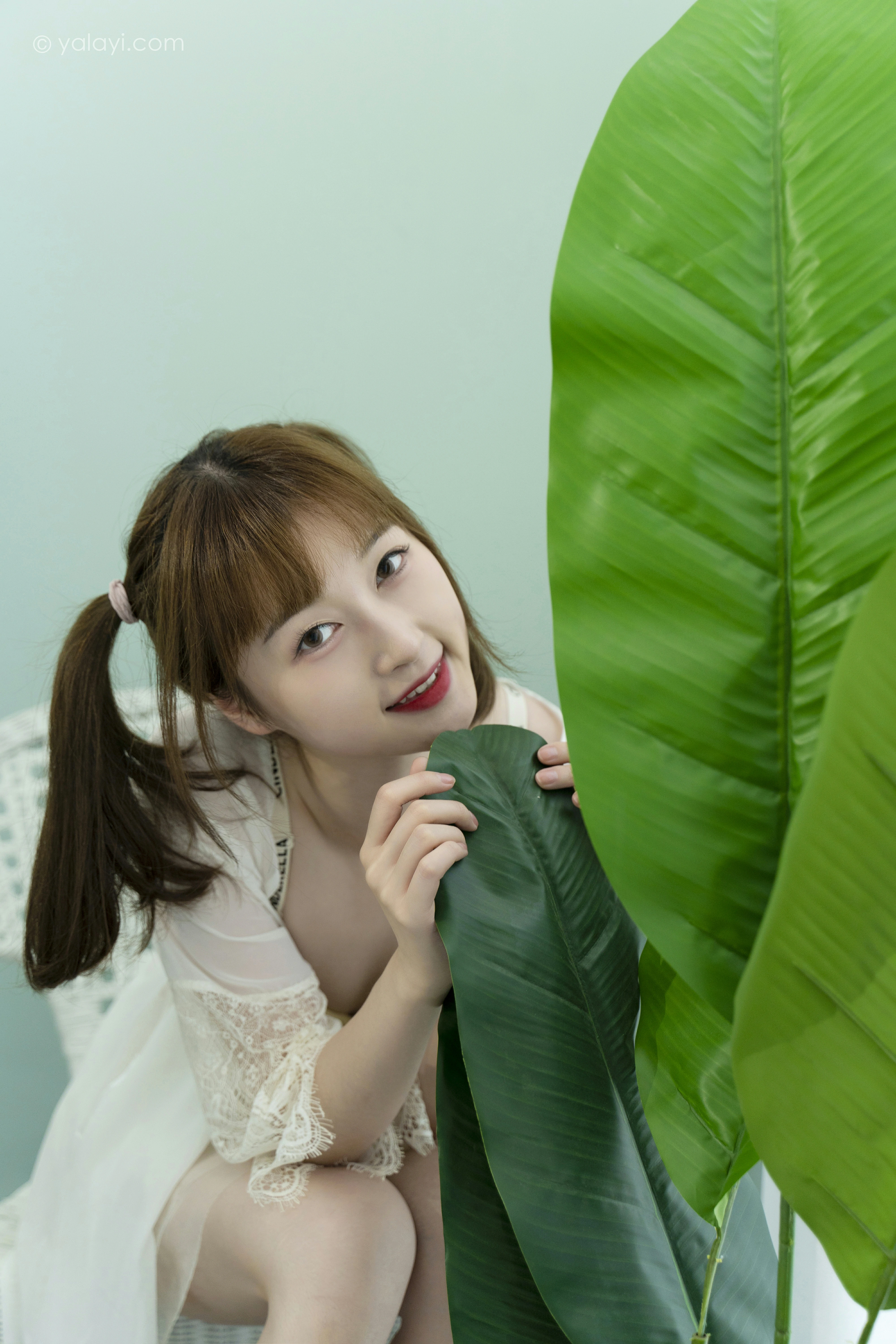 [YALAYI雅拉伊]NO.849 花漾裙裙 京京 白色透视睡衣与短裙加黄色内衣性感写真集第7张