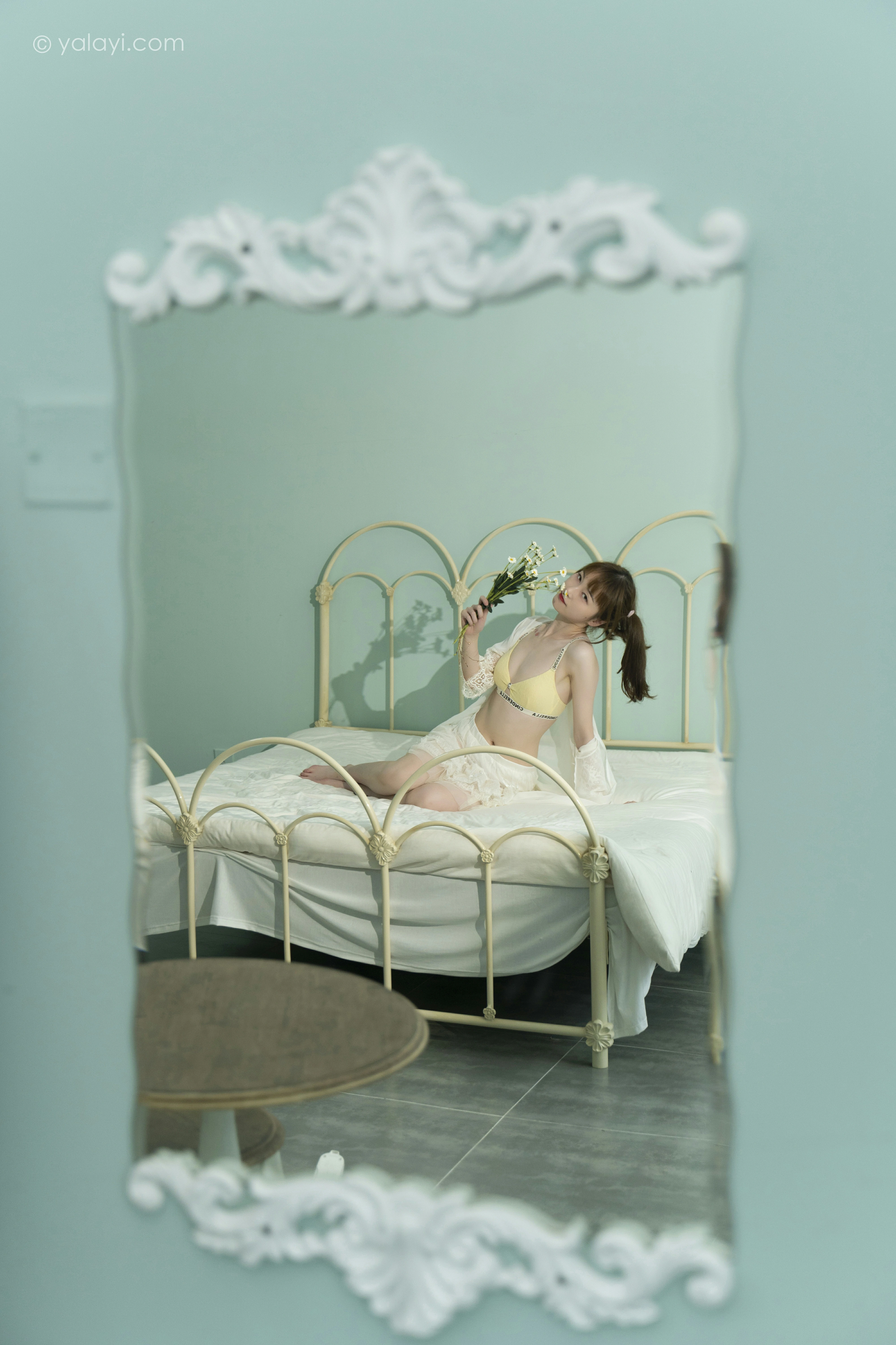 [YALAYI雅拉伊]NO.849 花漾裙裙 京京 白色透视睡衣与短裙加黄色内衣性感写真集第11张
