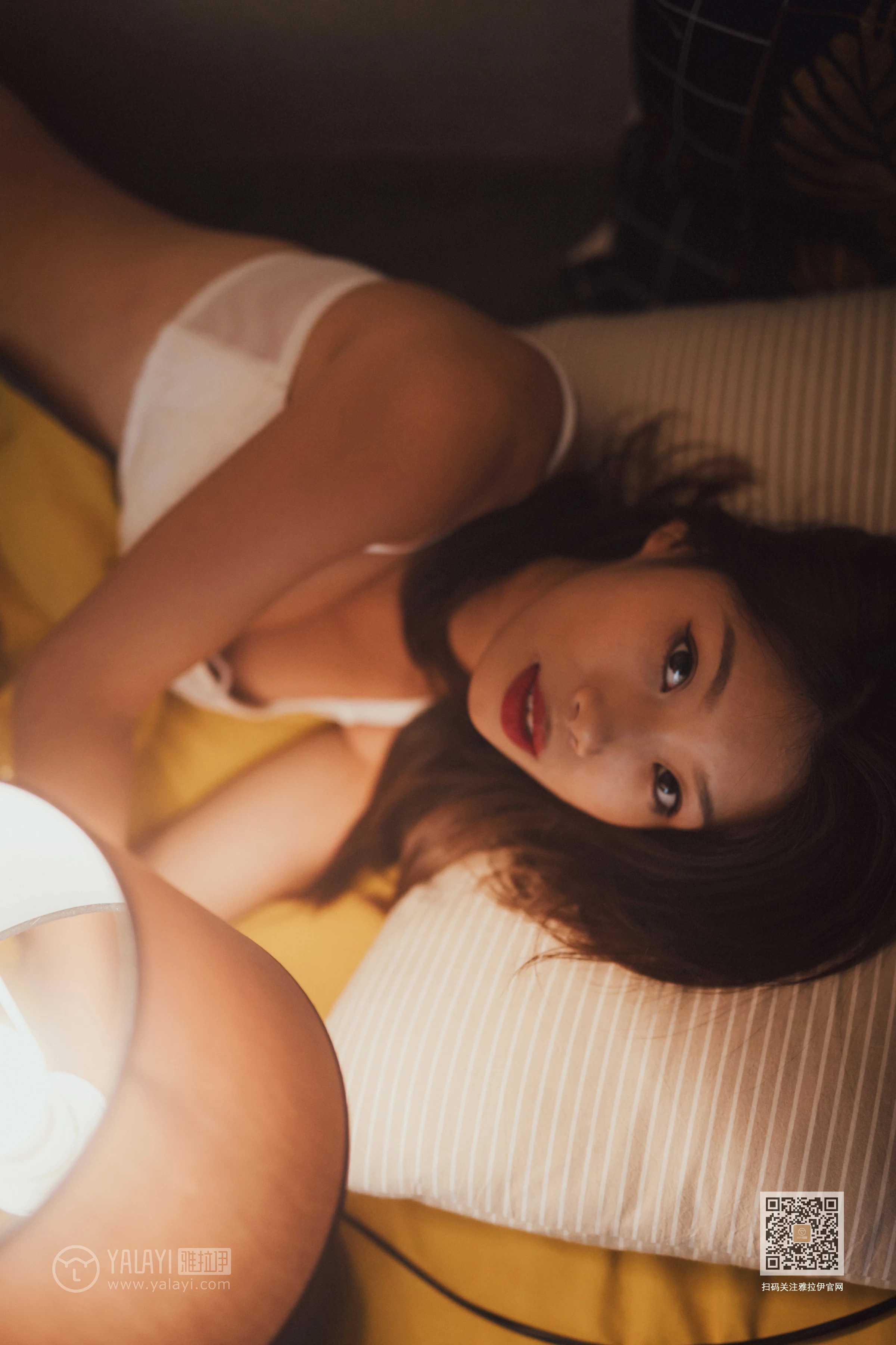 [YALAYI雅拉伊]Vol.448 靡靡之音 静初 白色蕾丝内衣居家性感私房写真集第13张